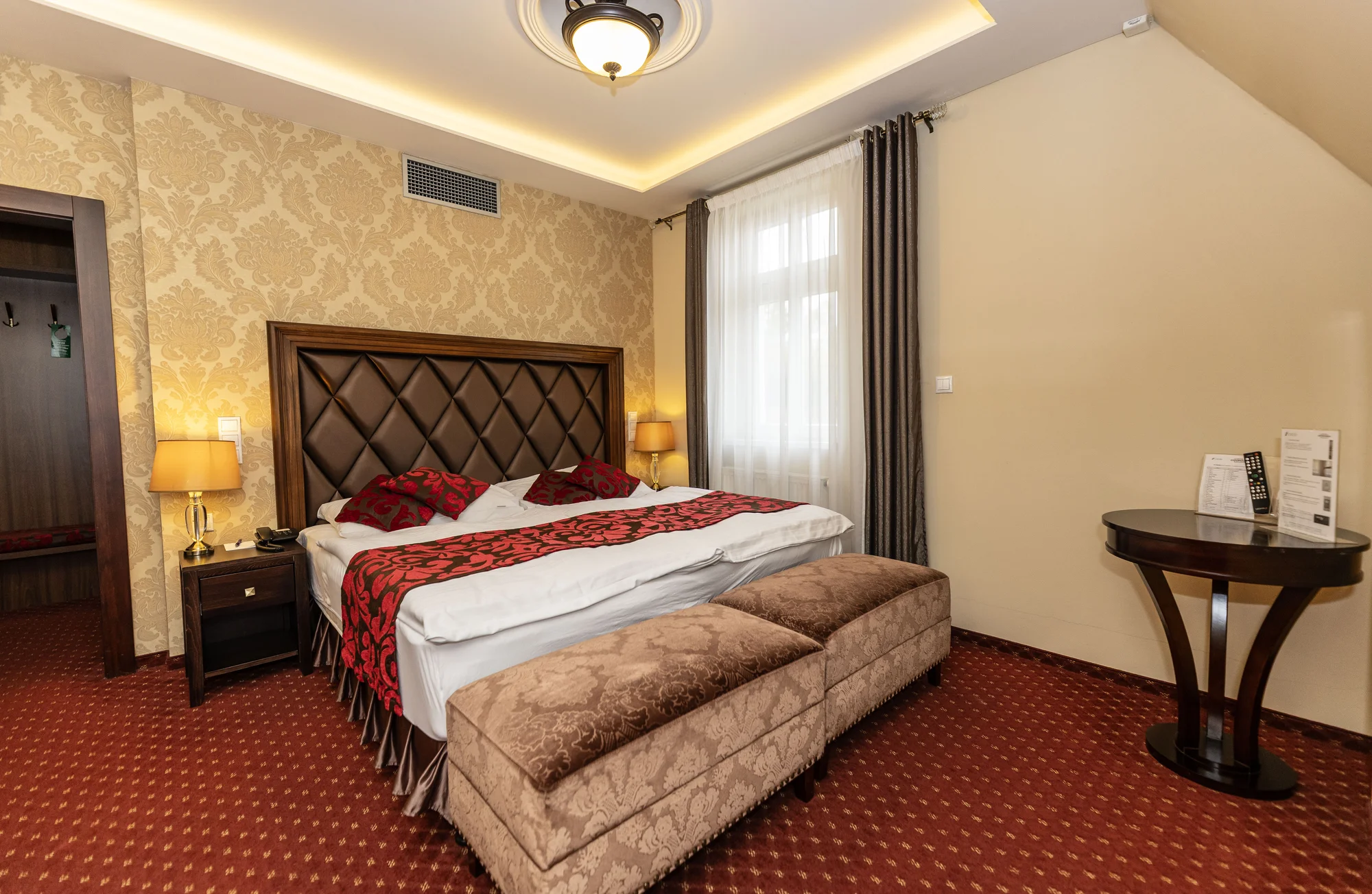 4* hotel ve Varech: skvělé jídlo, masáž, sauna i soukromé využití kina