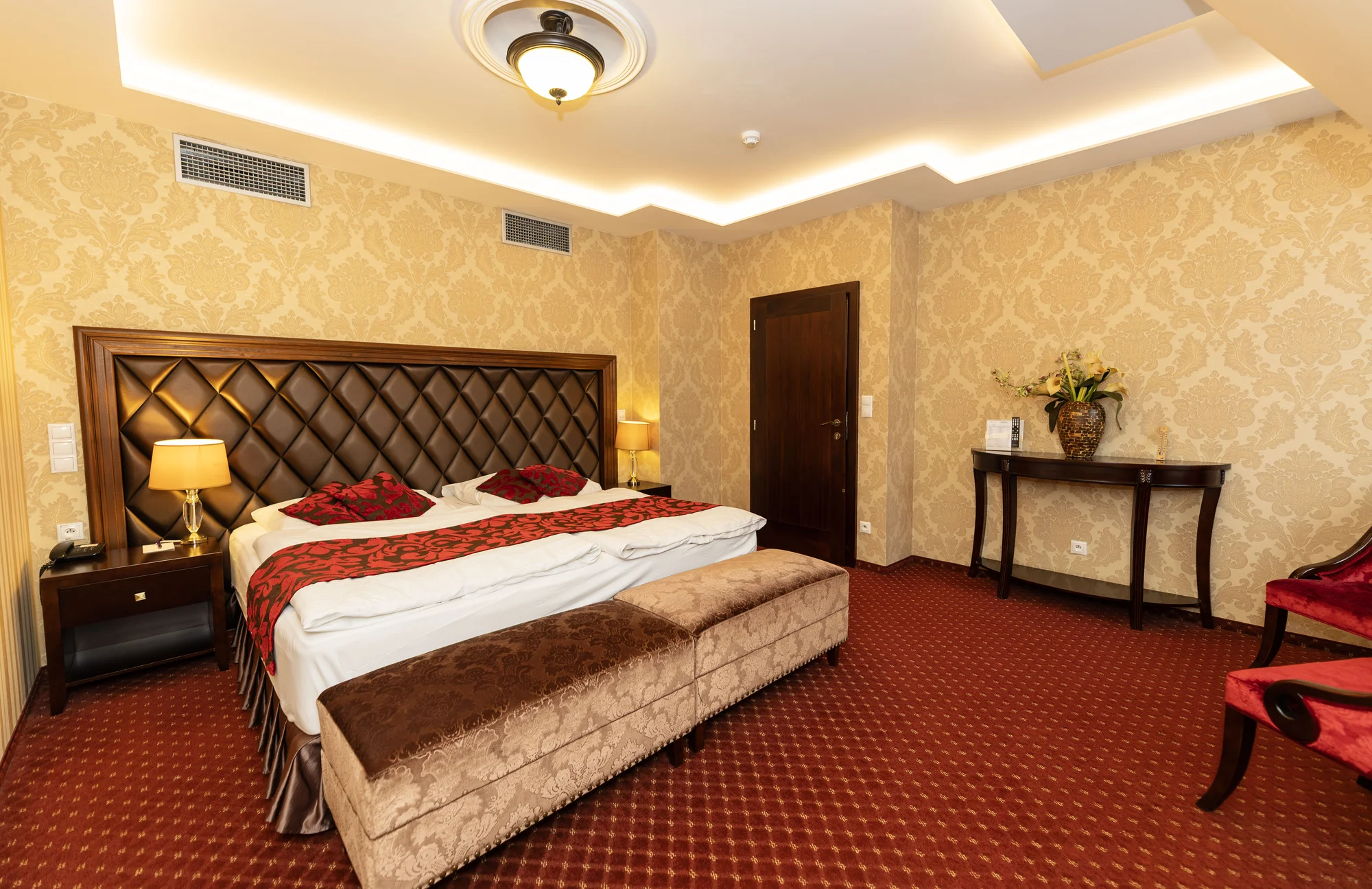 4* hotel ve Varech: skvělé jídlo, masáž, sauna i soukromé využití kina