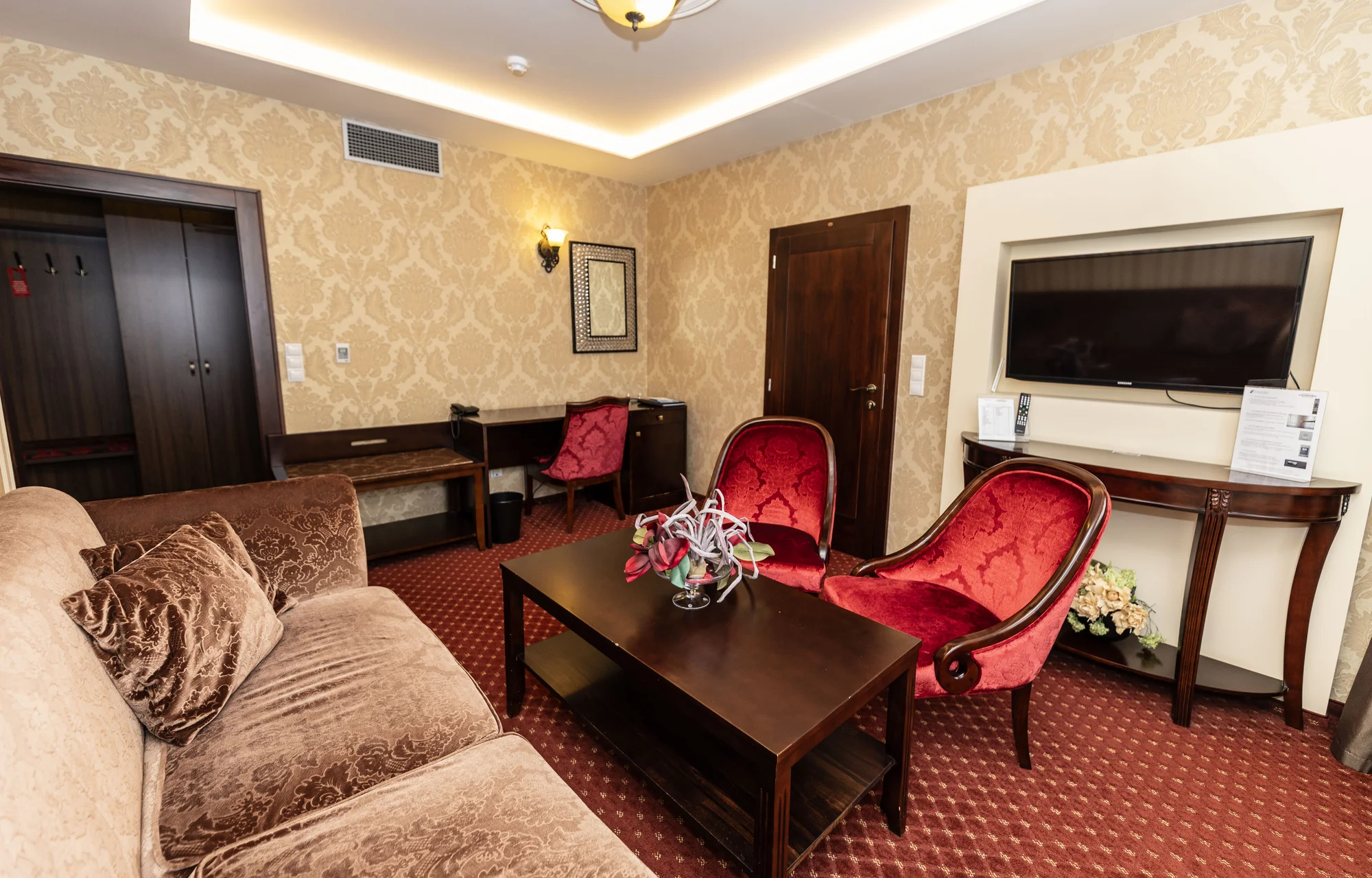 4* hotel ve Varech: skvělé jídlo, masáž, sauna i soukromé využití kina