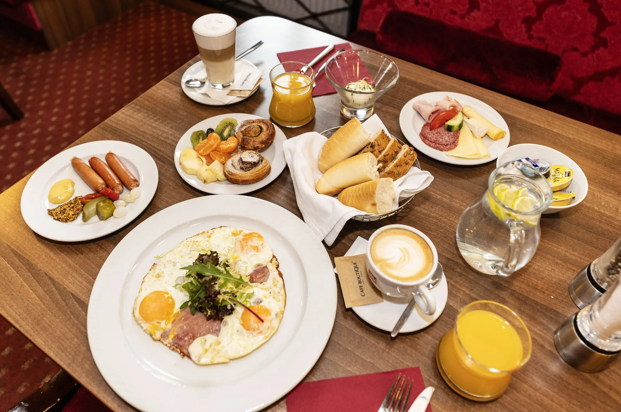 4* hotel ve Varech: skvělé jídlo, masáž, sauna i soukromé využití kina