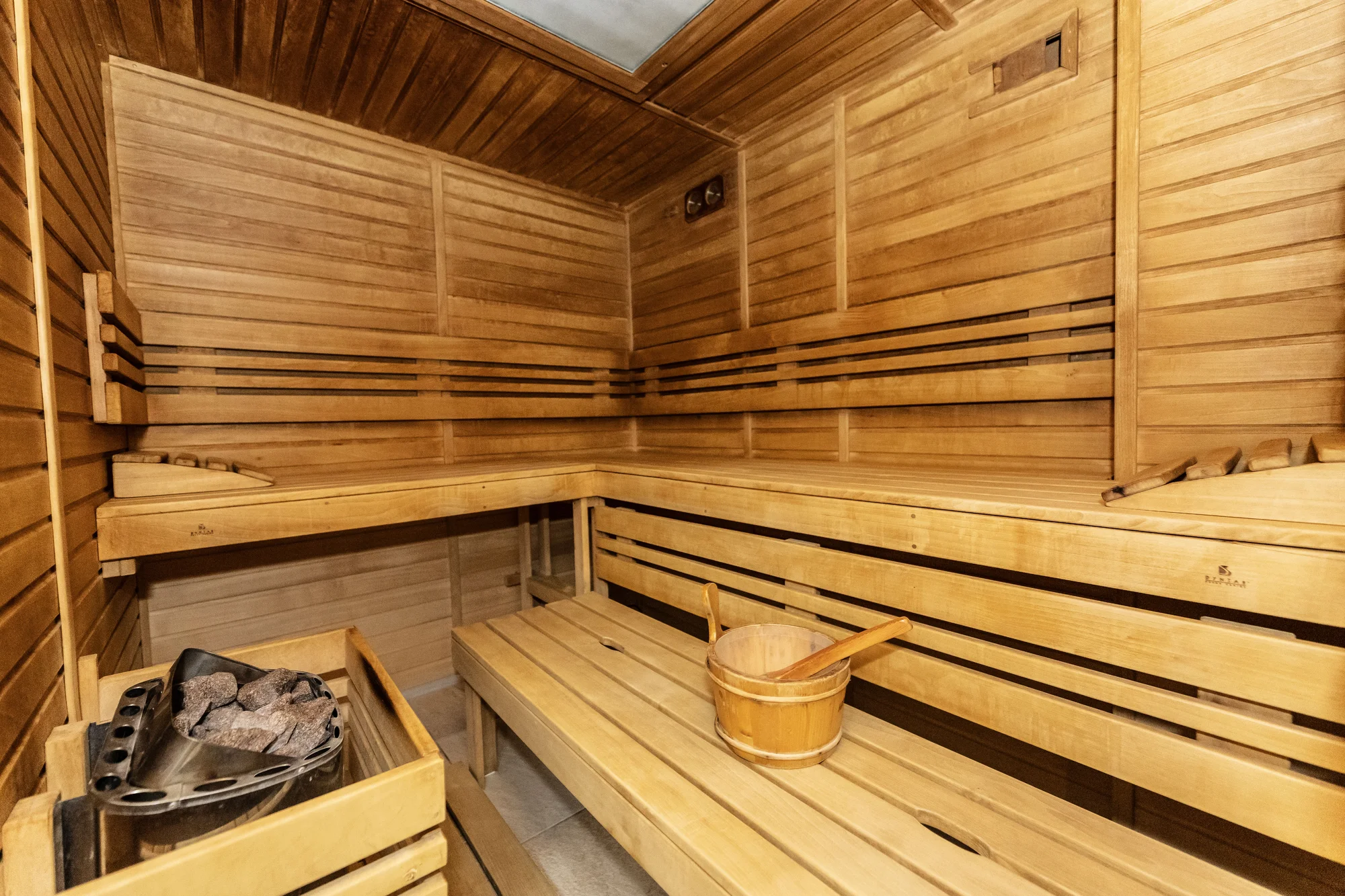 4* hotel ve Varech: skvělé jídlo, masáž, sauna i soukromé využití kina