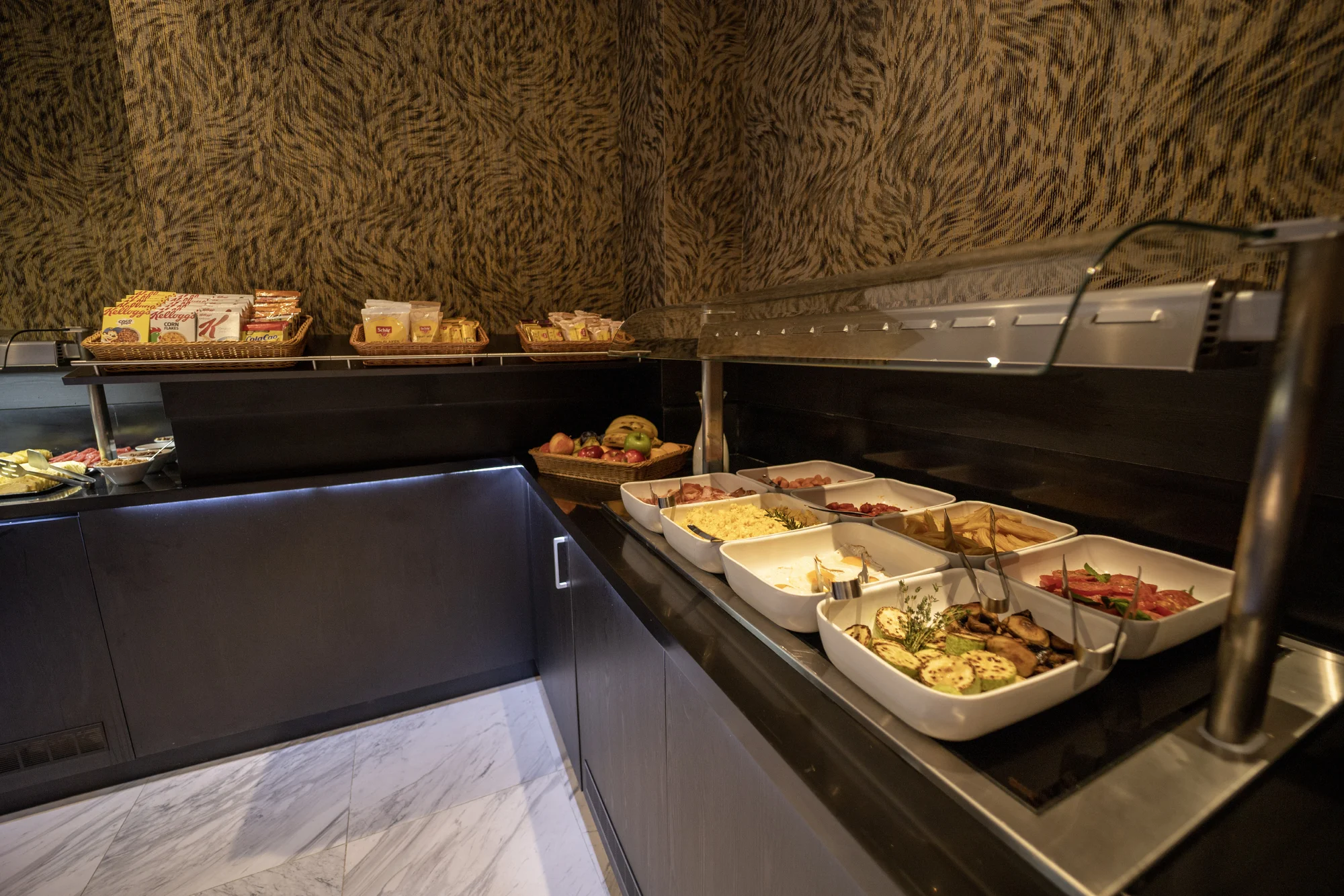 Moderní 4* hotel v centru španělské Sevilly se snídaní a bazénem