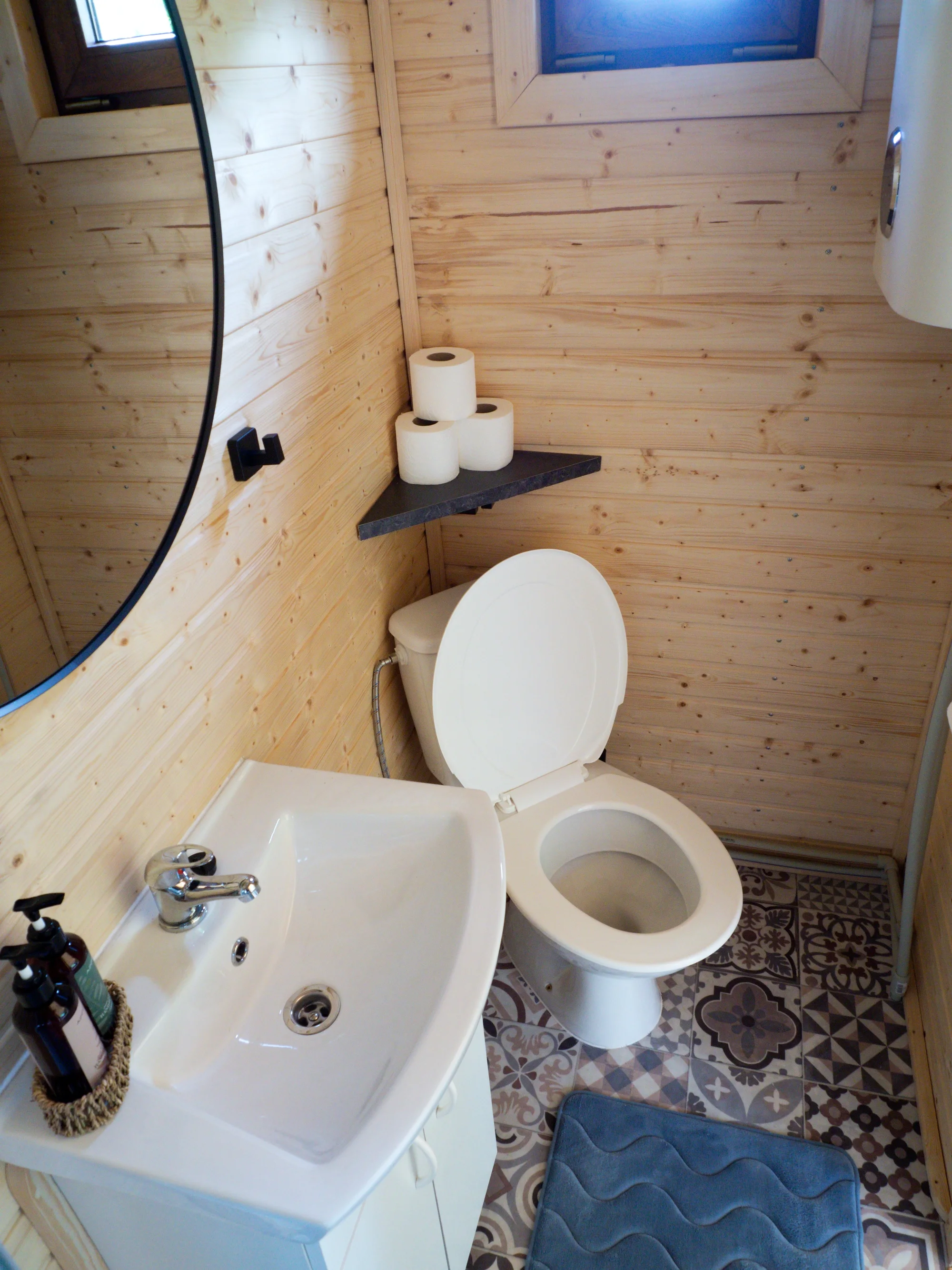 Relax na Vysočině: maringotka se snídaní a neomezeným privátním wellness