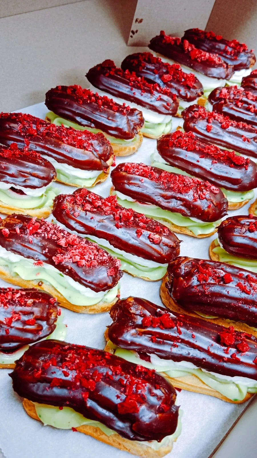 Dezert dle výběru a limonáda nebo káva v kavárně se solnou jeskyní