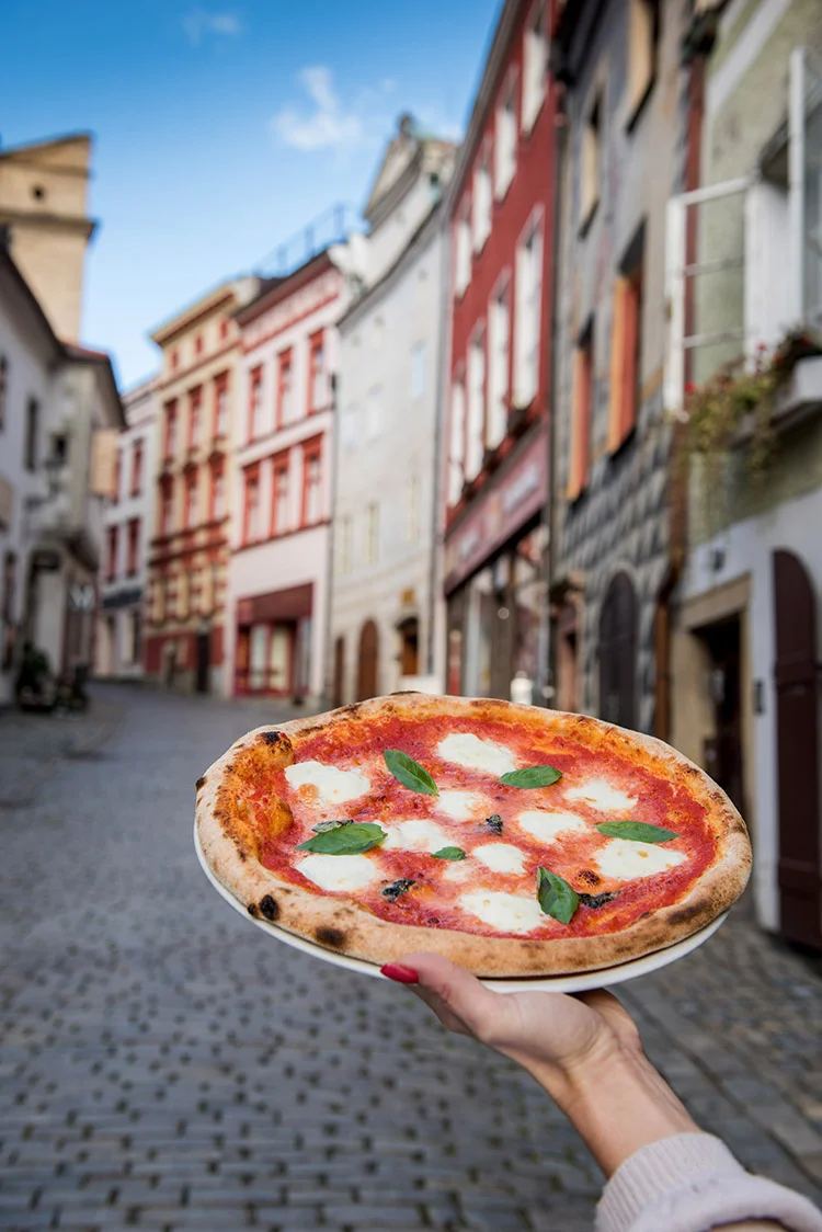 Ochutnejte Itálii: otevřené vouchery do pizzerie v Krumlově na 1000 i 2000 Kč