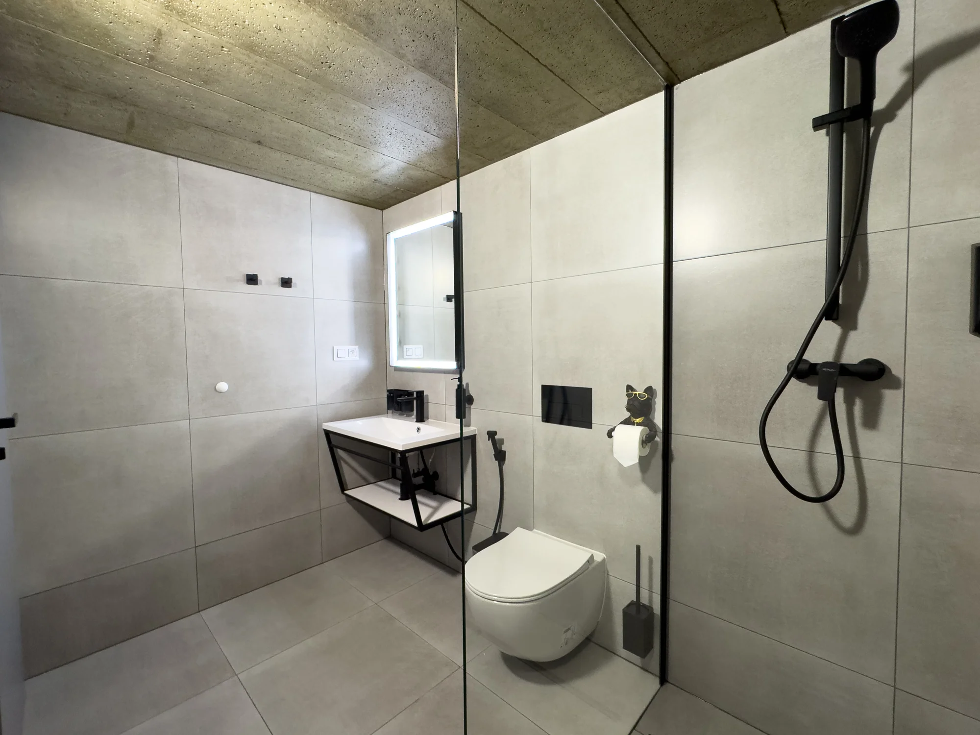 Pobyt v Klatovech v ikonické budově telekomunikace: možnost VIP prohlídky, blízko centra