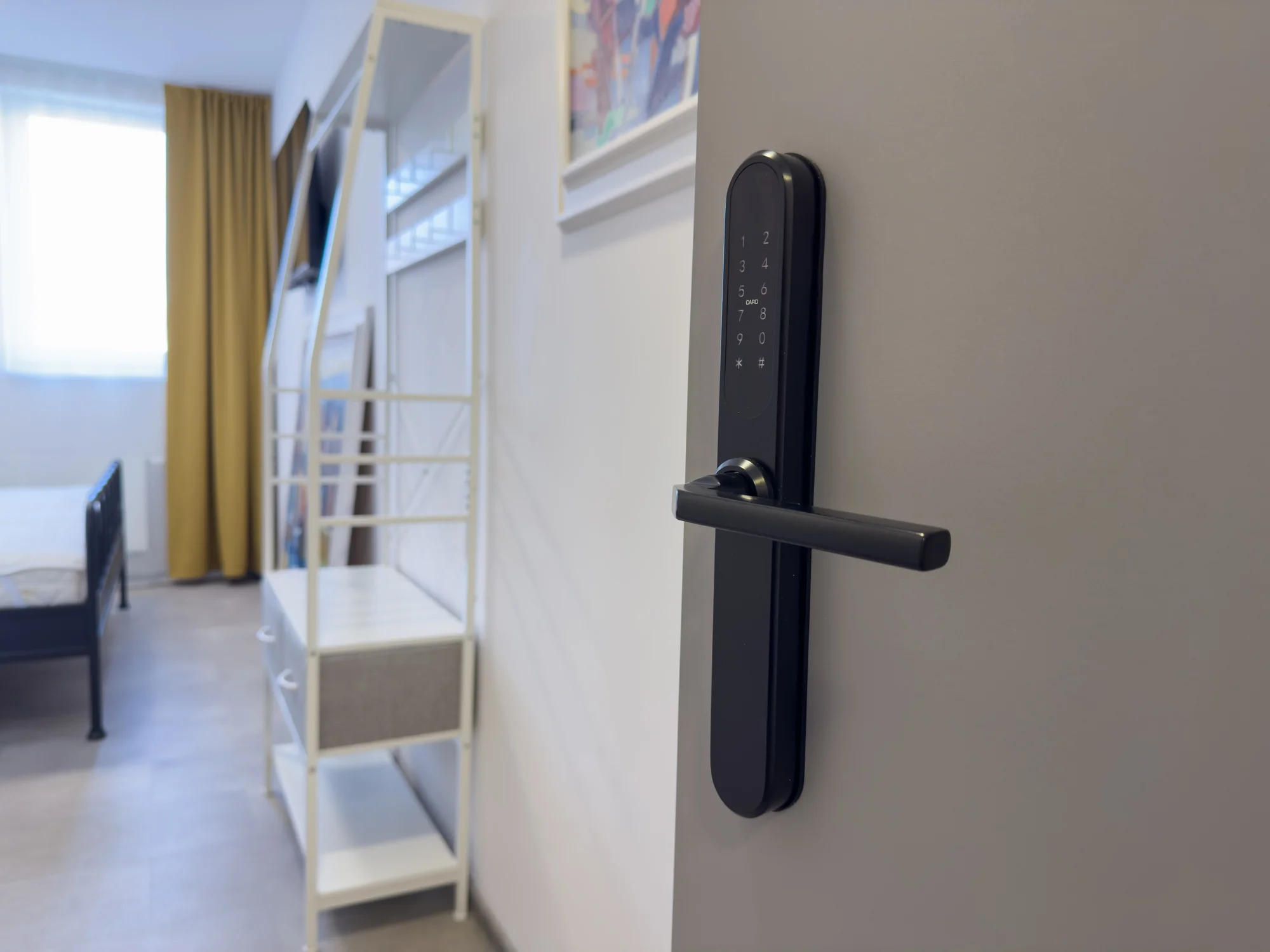 Pobyt v Klatovech v ikonické budově telekomunikace: možnost VIP prohlídky, blízko centra