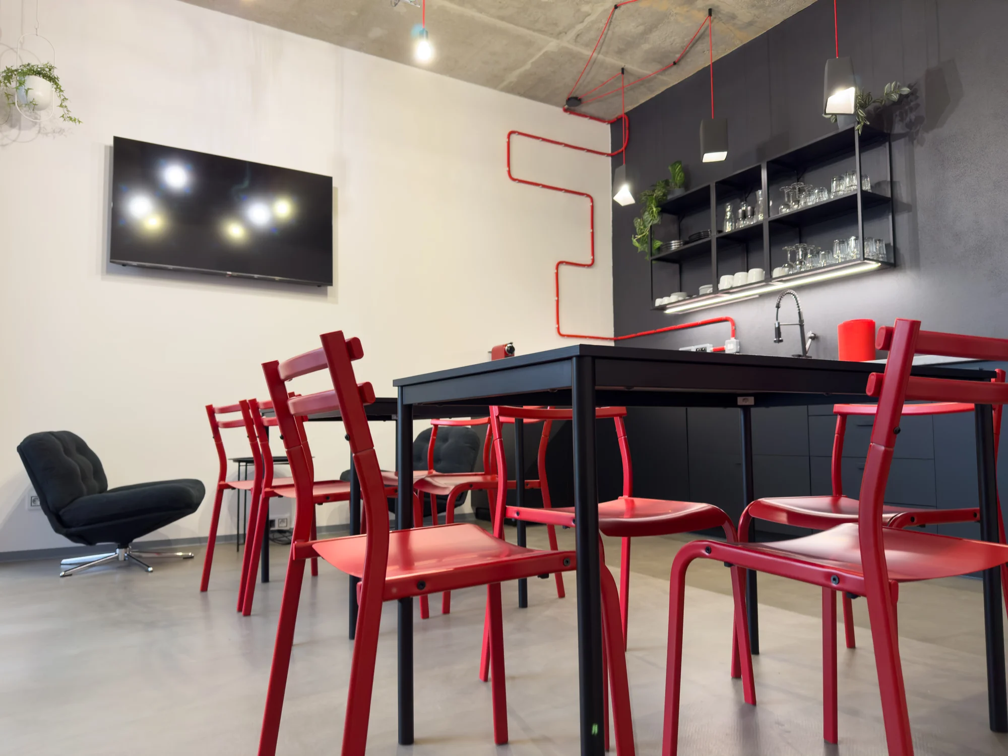 Pobyt v Klatovech v ikonické budově telekomunikace: možnost VIP prohlídky, blízko centra