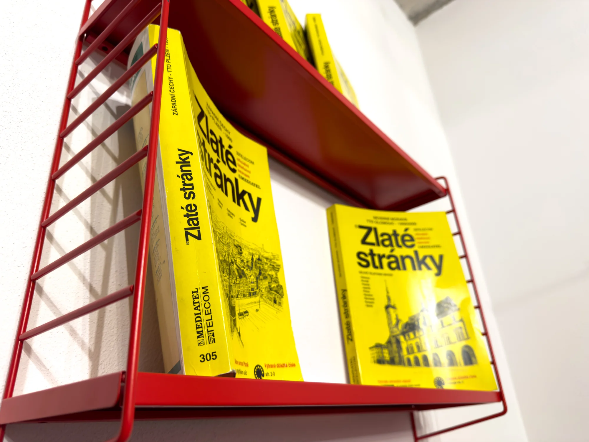 Pobyt v Klatovech v ikonické budově telekomunikace: možnost VIP prohlídky, blízko centra