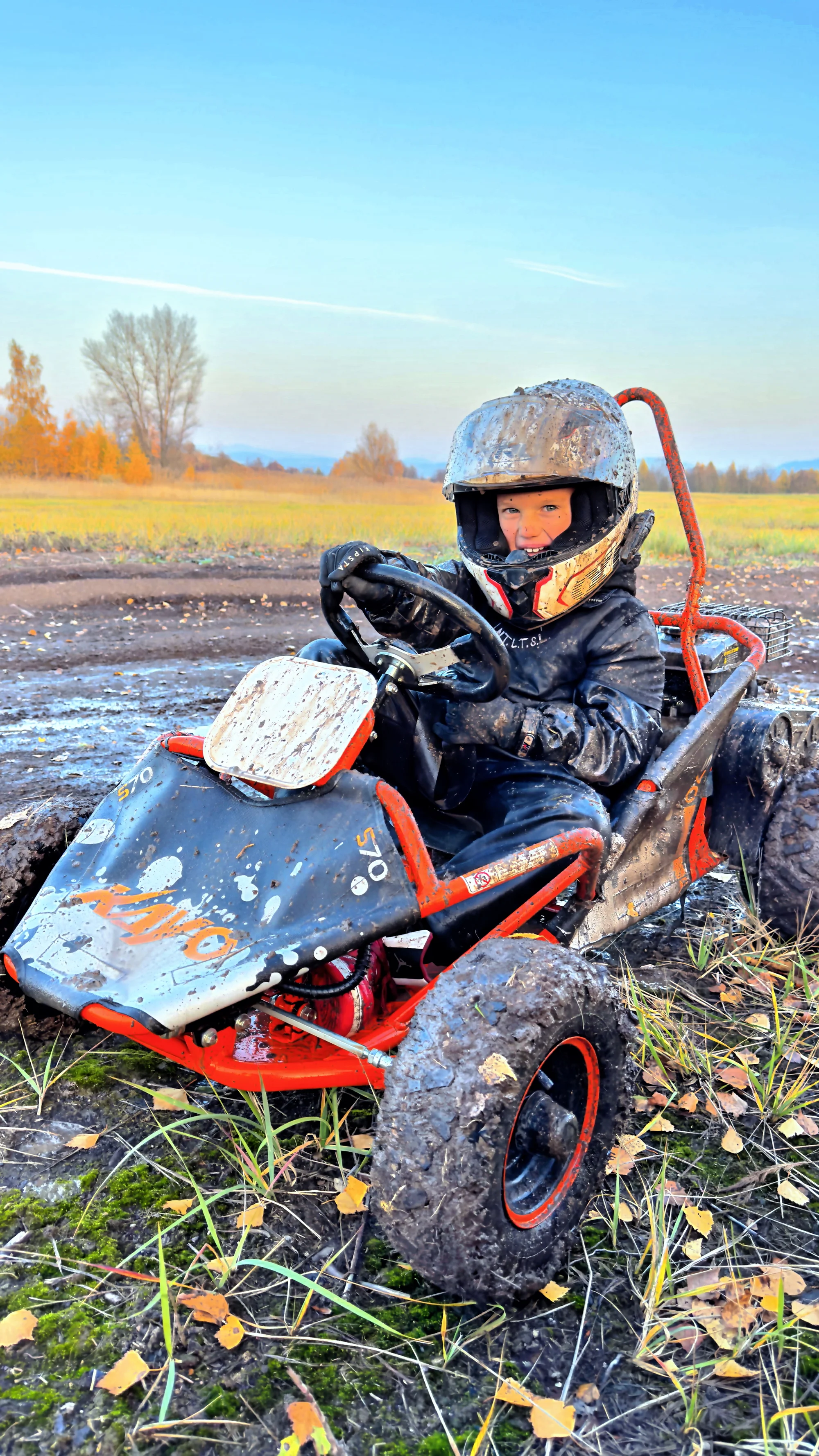 Dětské offroadové čtyřkolky a buginy: 30 minut jízdy na bezpečné ploché dráze