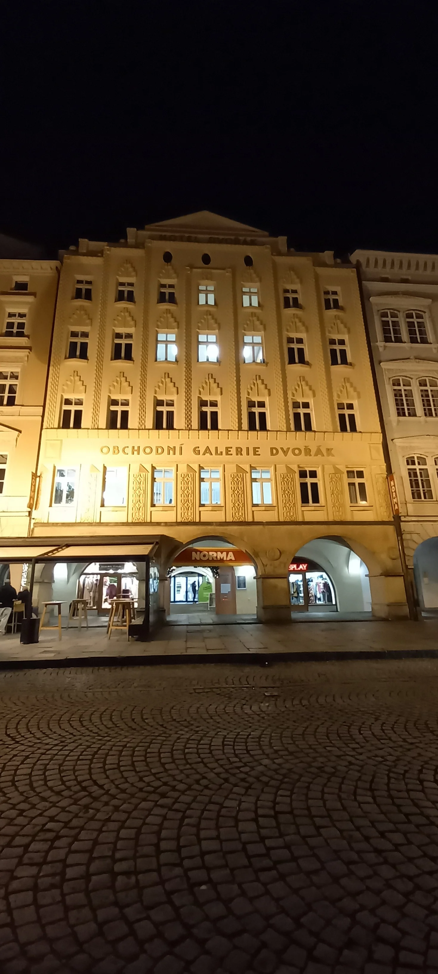 30-120min. masáž dle výběru: lymfatická, relaxační, Dornova metoda i Breussova masáž