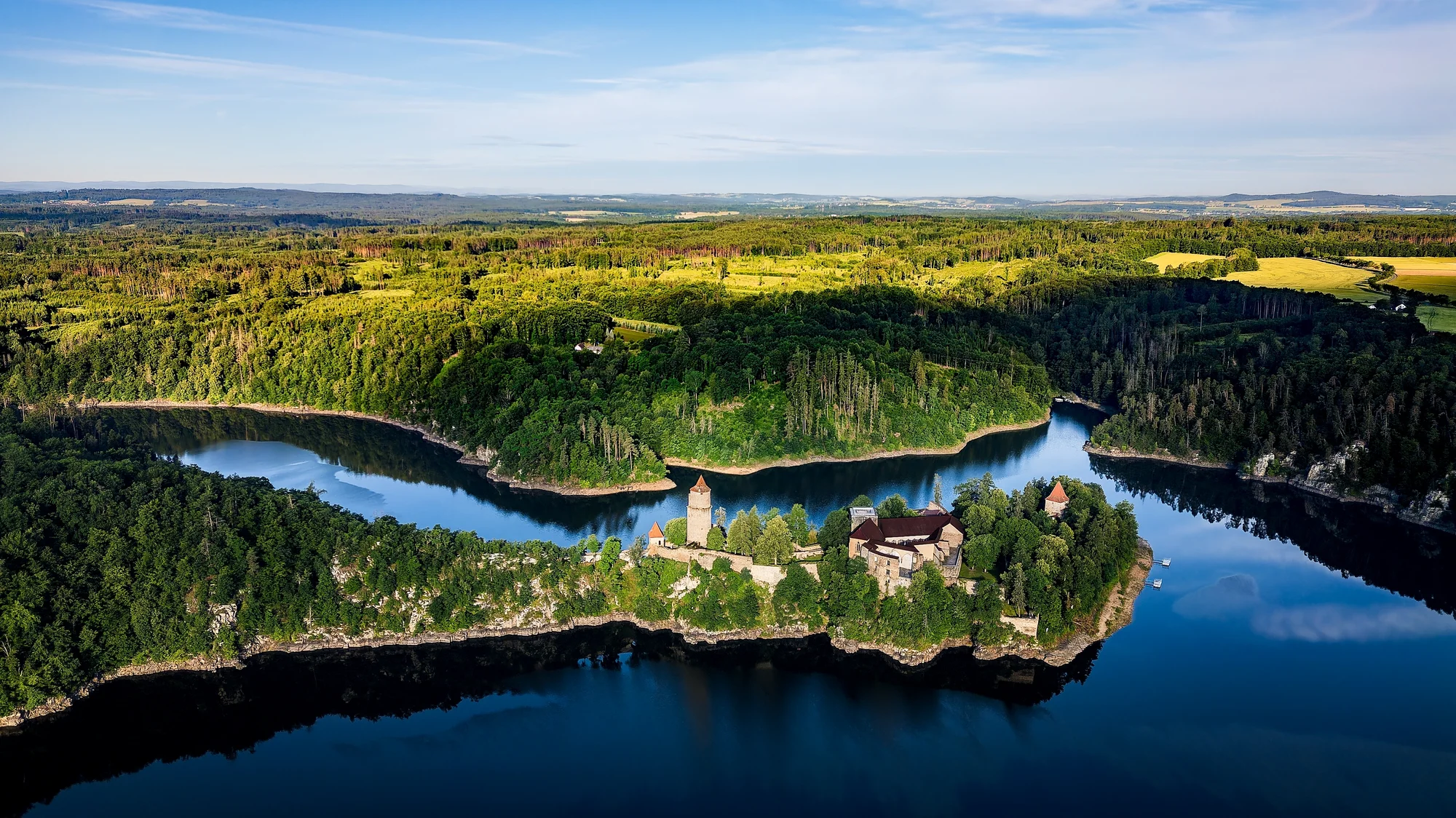 Příjemný penzion u Orlíku: bez jídla či s jídlem, venkovní bazén, zahrada i sportovní vyžití