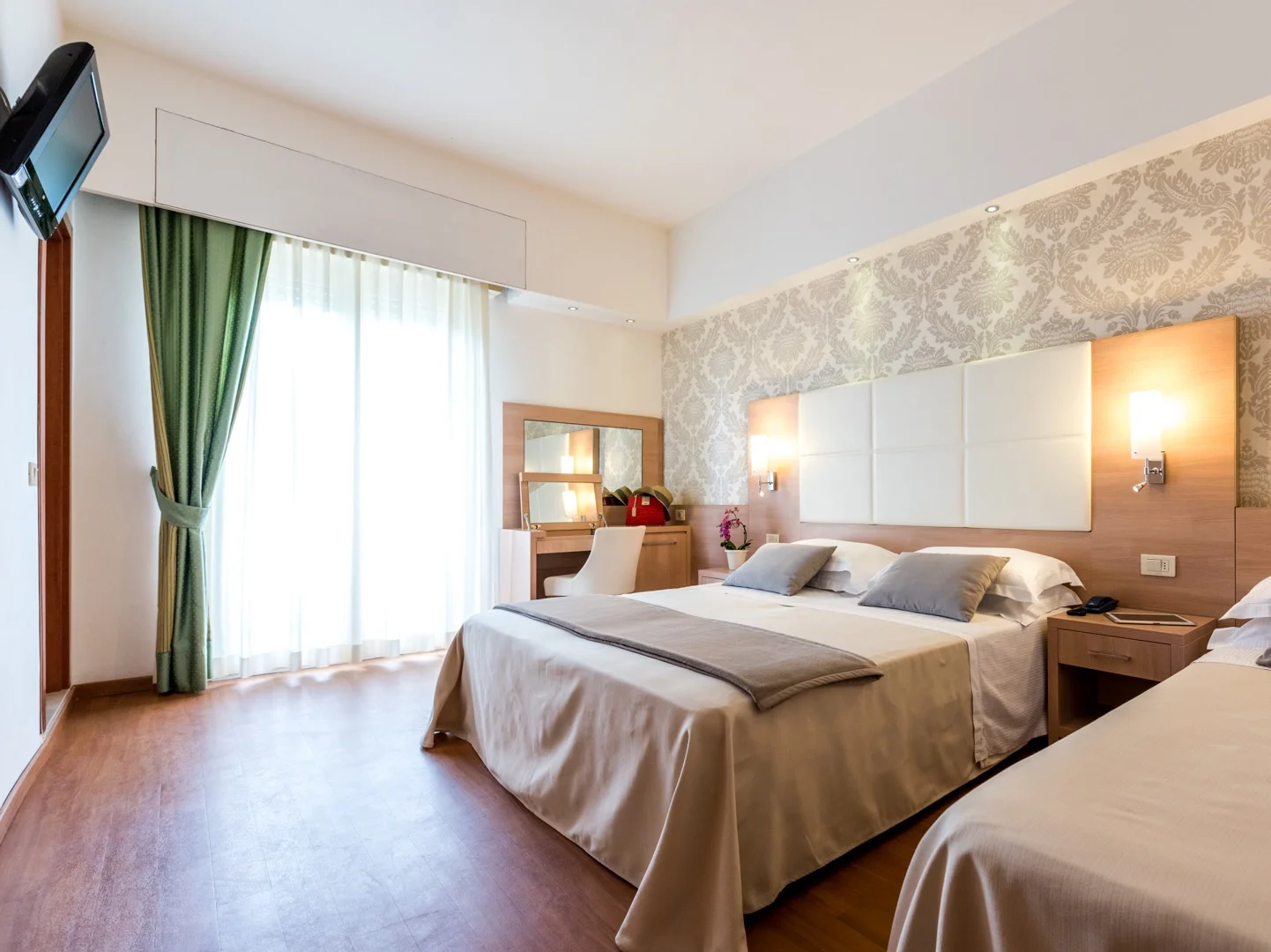 Italský Jadran: 4* hotel nedaleko Rimini, neomezeně wellness i polopenze