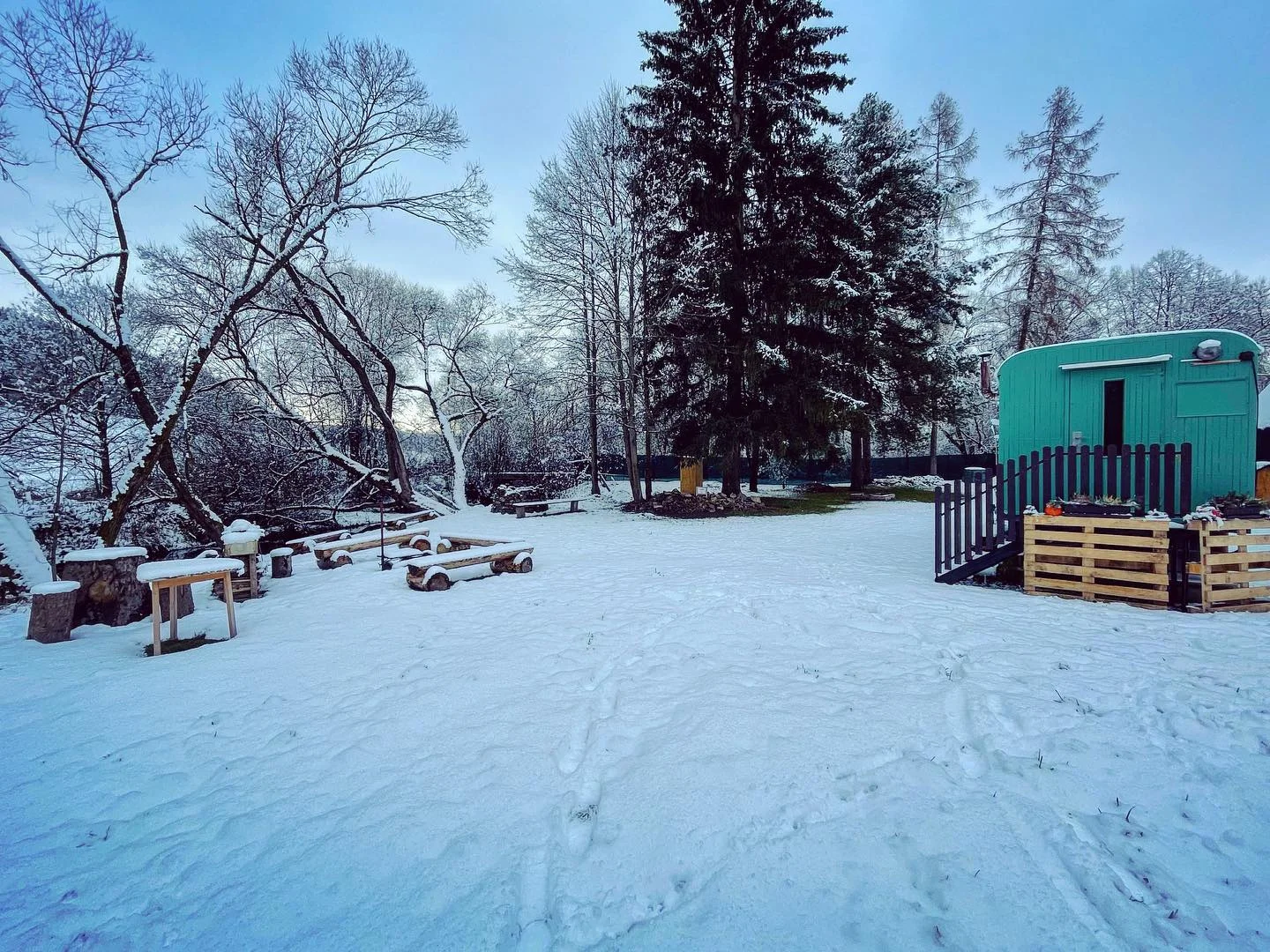 Romantika i dobrodružství: ubytování v krásné maringotce v jižních Čechách až pro 4 osoby