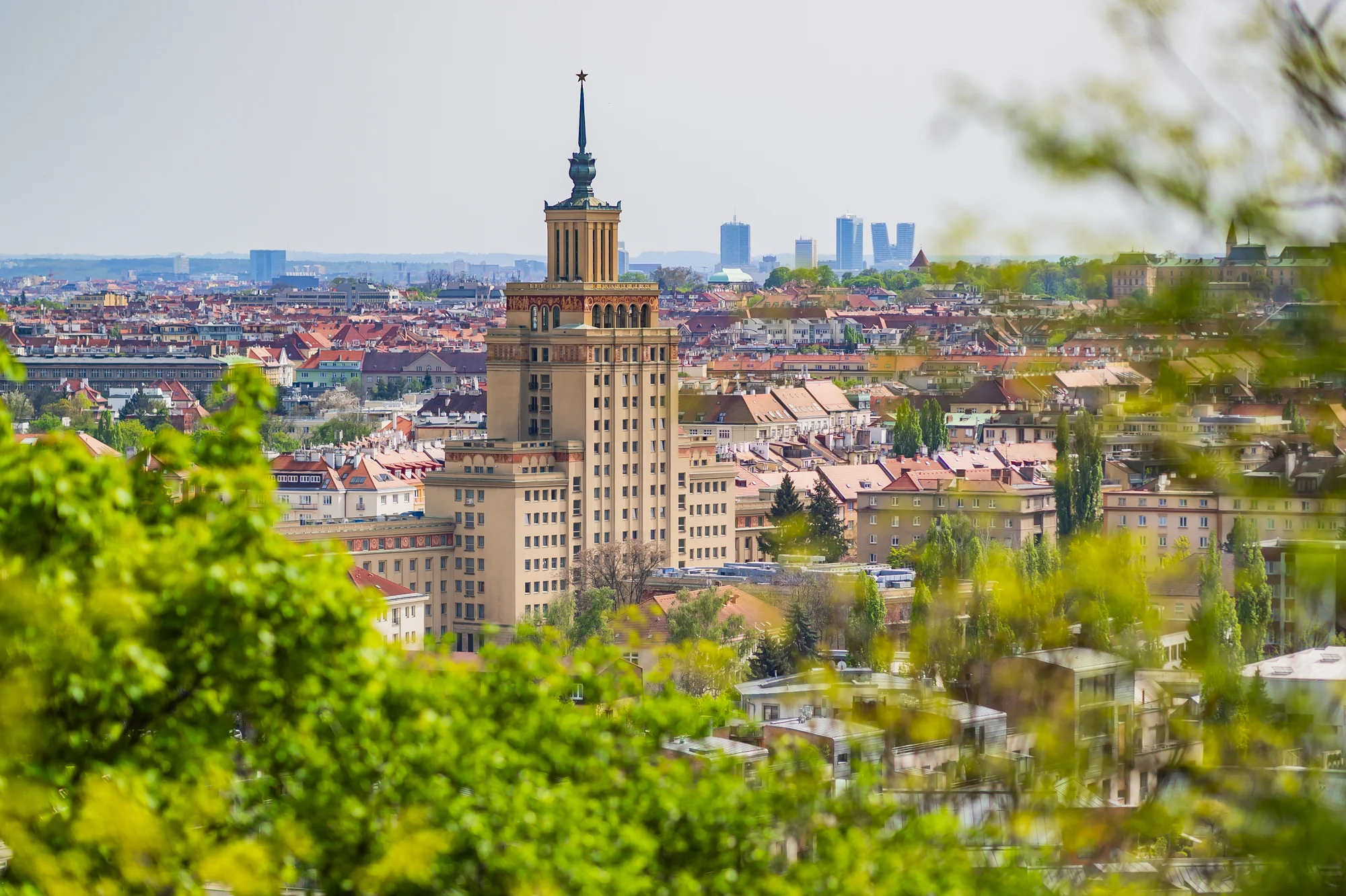 Legendární Grand Hotel International v Praze: pobyt se snídaní i michelinskou večeří, skvělá dostupnost do centra