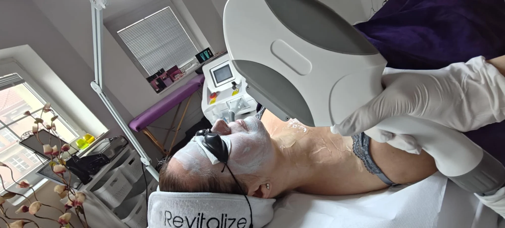 Profesionální péče o pleť a tělo: přístrojová anticelulitidní masáž nebo IPL omlazení