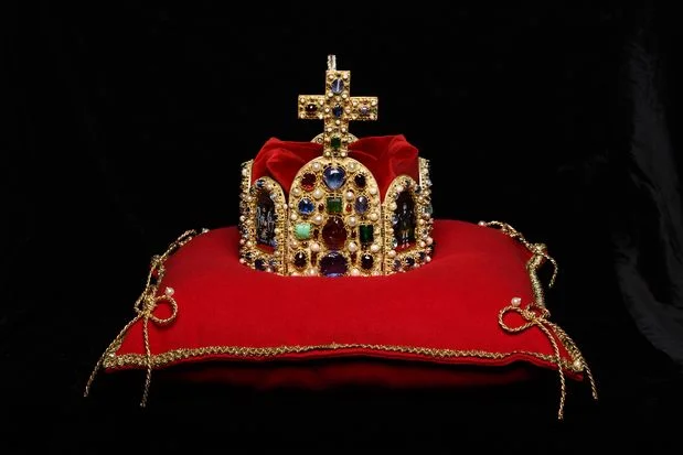 Klášter minoritů sv. Jakuba: prohlídka pro děti, dospělé i seniory s výstavou korunovačních klenotů