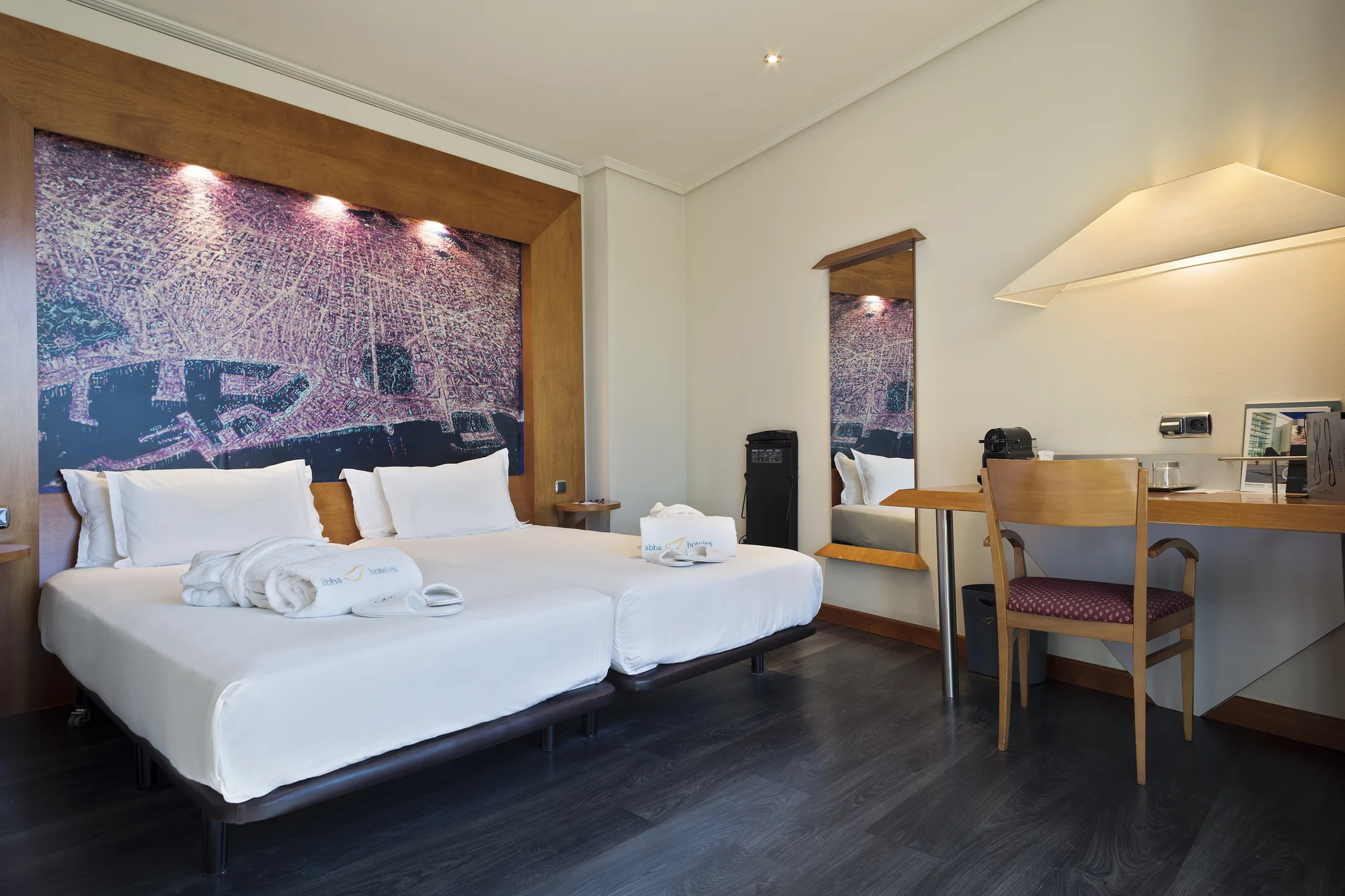 Poznejte krásy Barcelony: pobyt v hotelu se snídaní jen kousek od metra