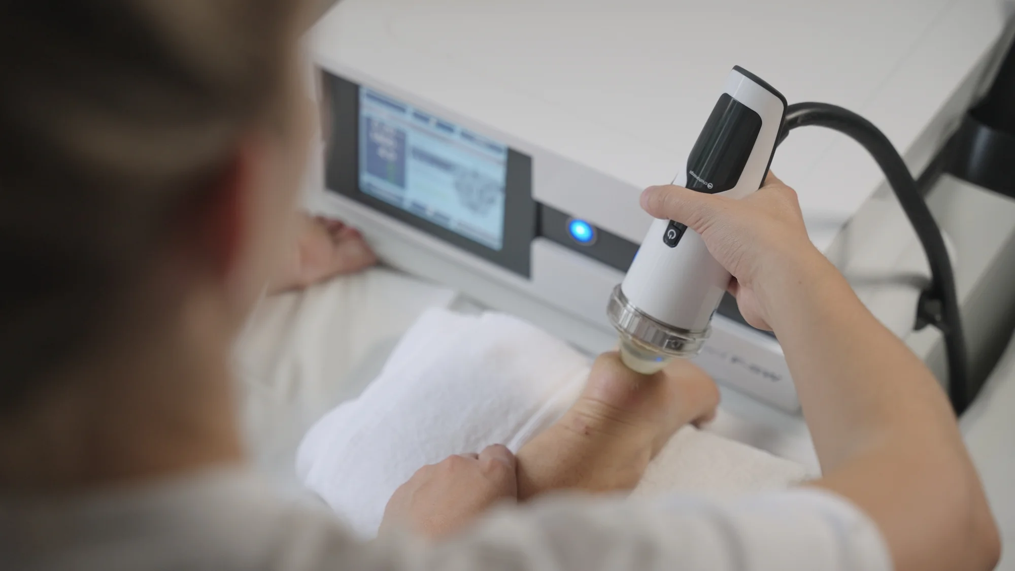 Zrekonstruovaný hotel v centru Františkových Lázní: snídaně či plná penze, bazén i procedury