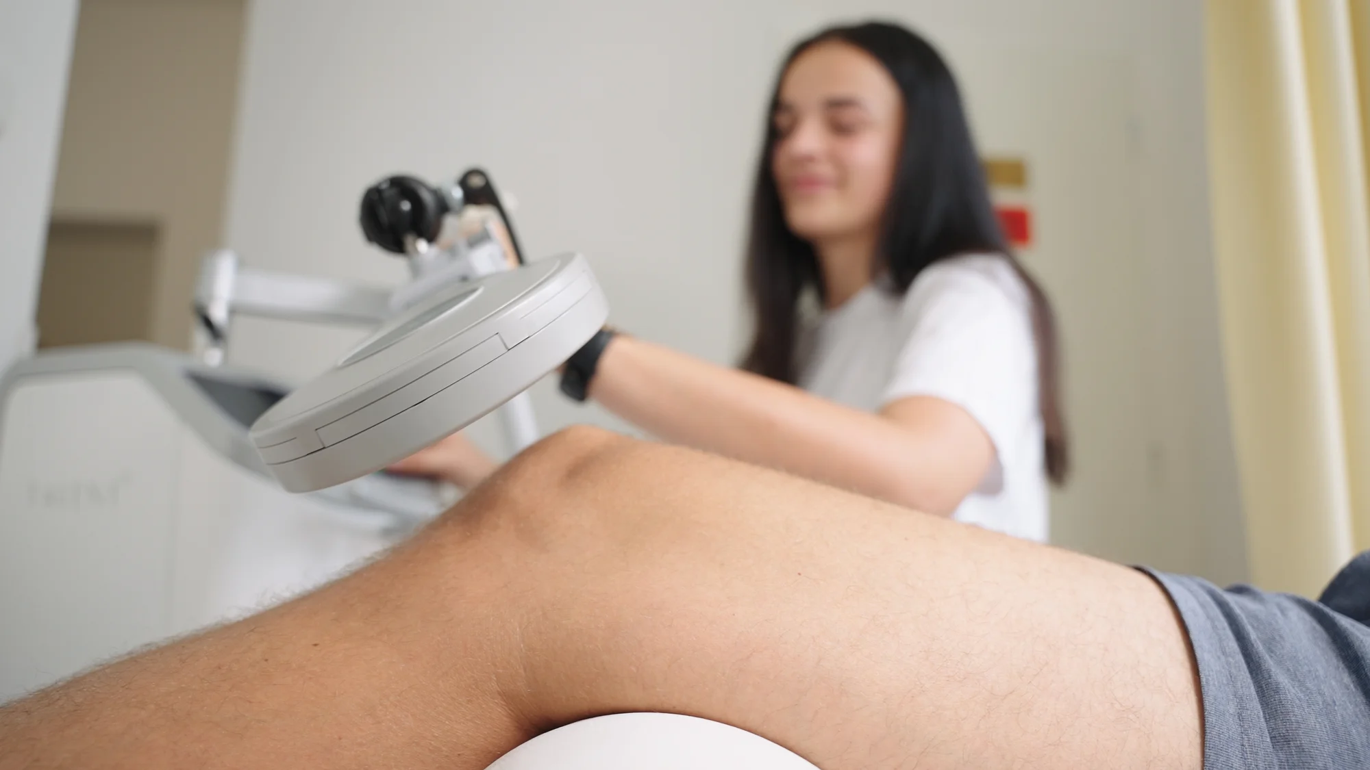 Zrekonstruovaný hotel v centru Františkových Lázní: snídaně či plná penze, bazén i procedury