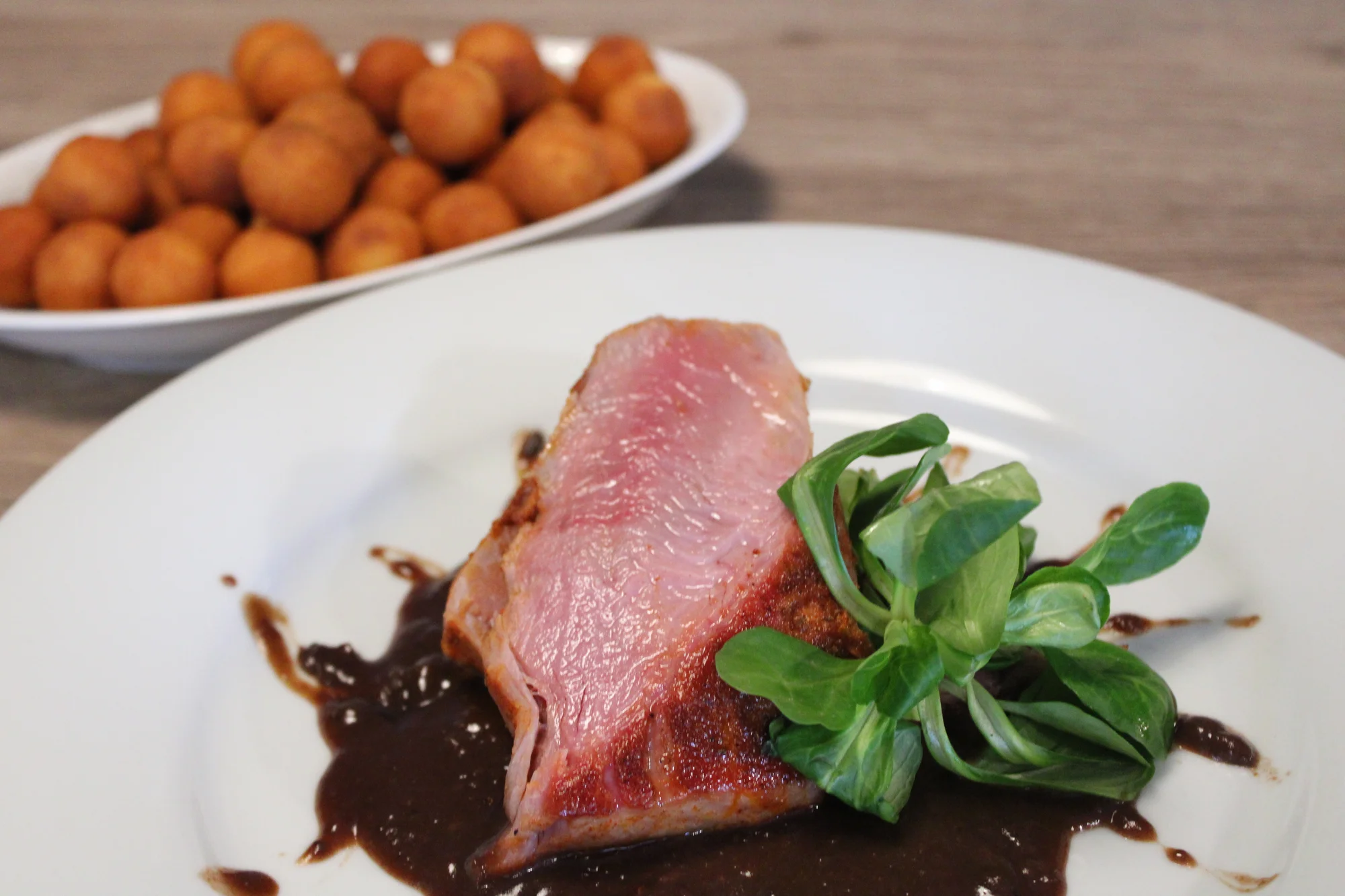 Vepřová panenka nebo masové prkno s pivem pro 2 osoby: krkovička, kuřecí i svíčková