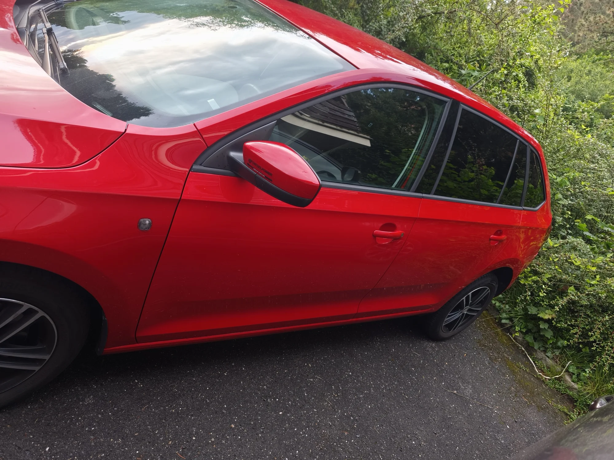 Tónování skel pro všechny typy vozidel: kvalitní fólie Infrasol s 13letou zárukou