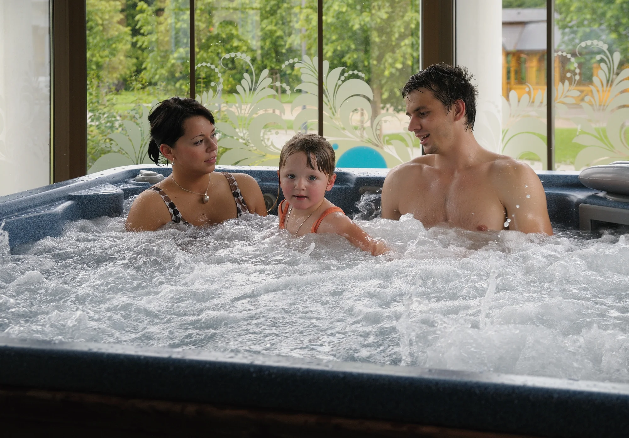 Lázeňský pobyt v Klášterci nad Ohří: snídaně či polopenze, vstup do bazénu s vířivkou a solné jeskyně