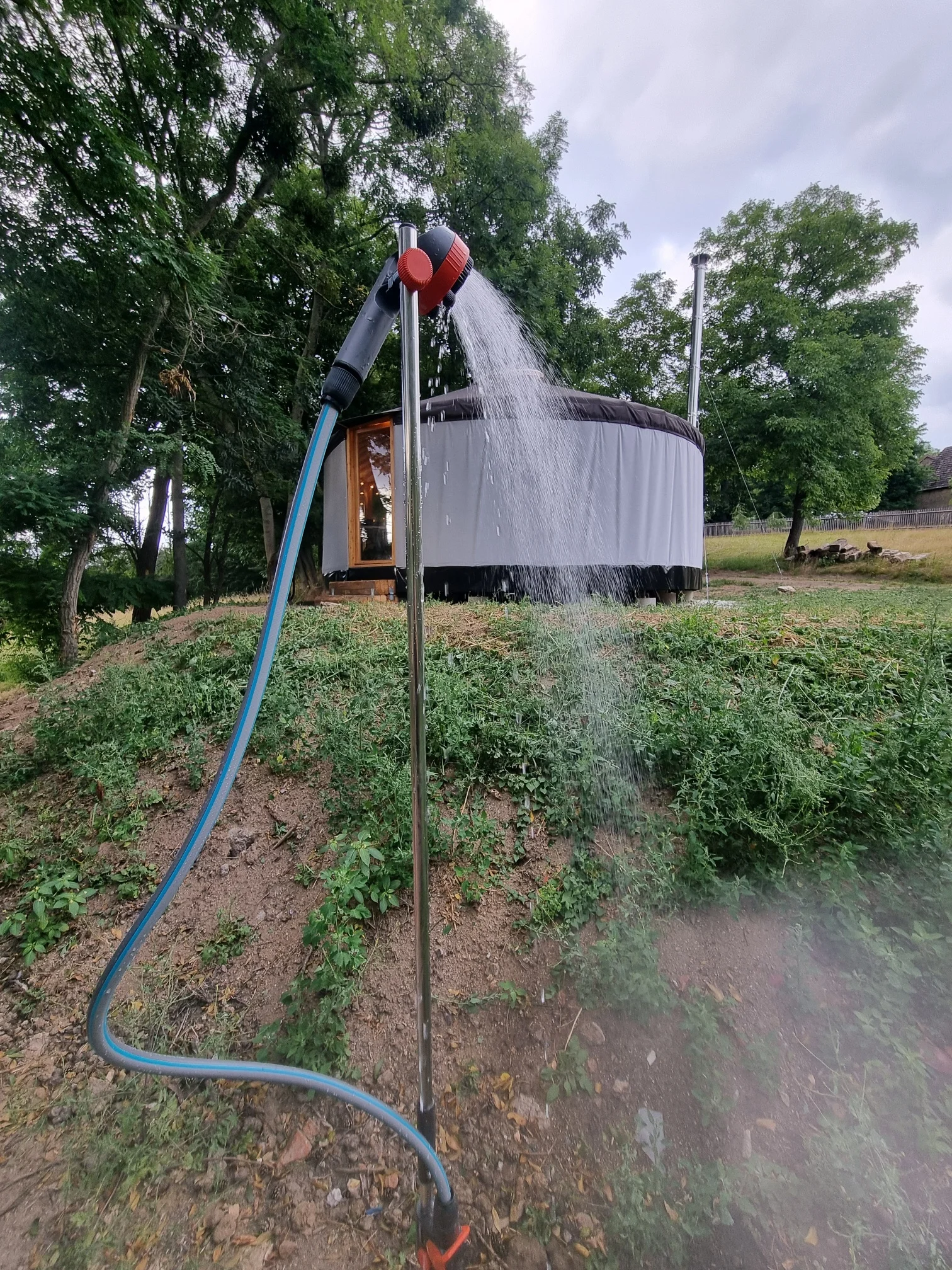 Jurta v Toulavě: areál statku uprostřed přírody a vyžití pro děti