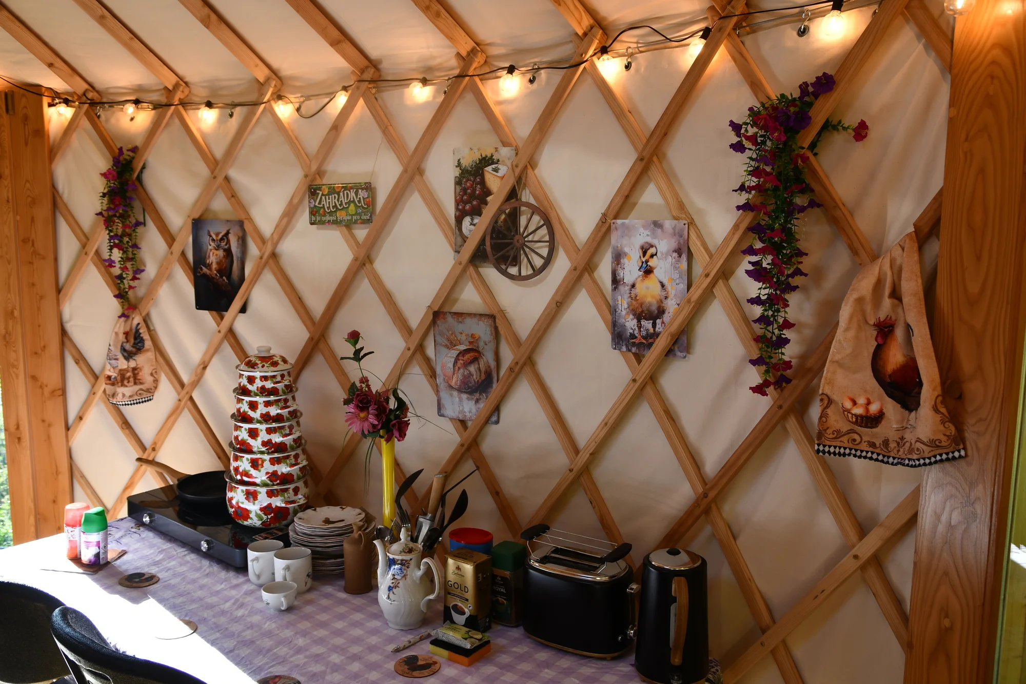 Jurta v Toulavě: areál statku uprostřed přírody a vyžití pro děti