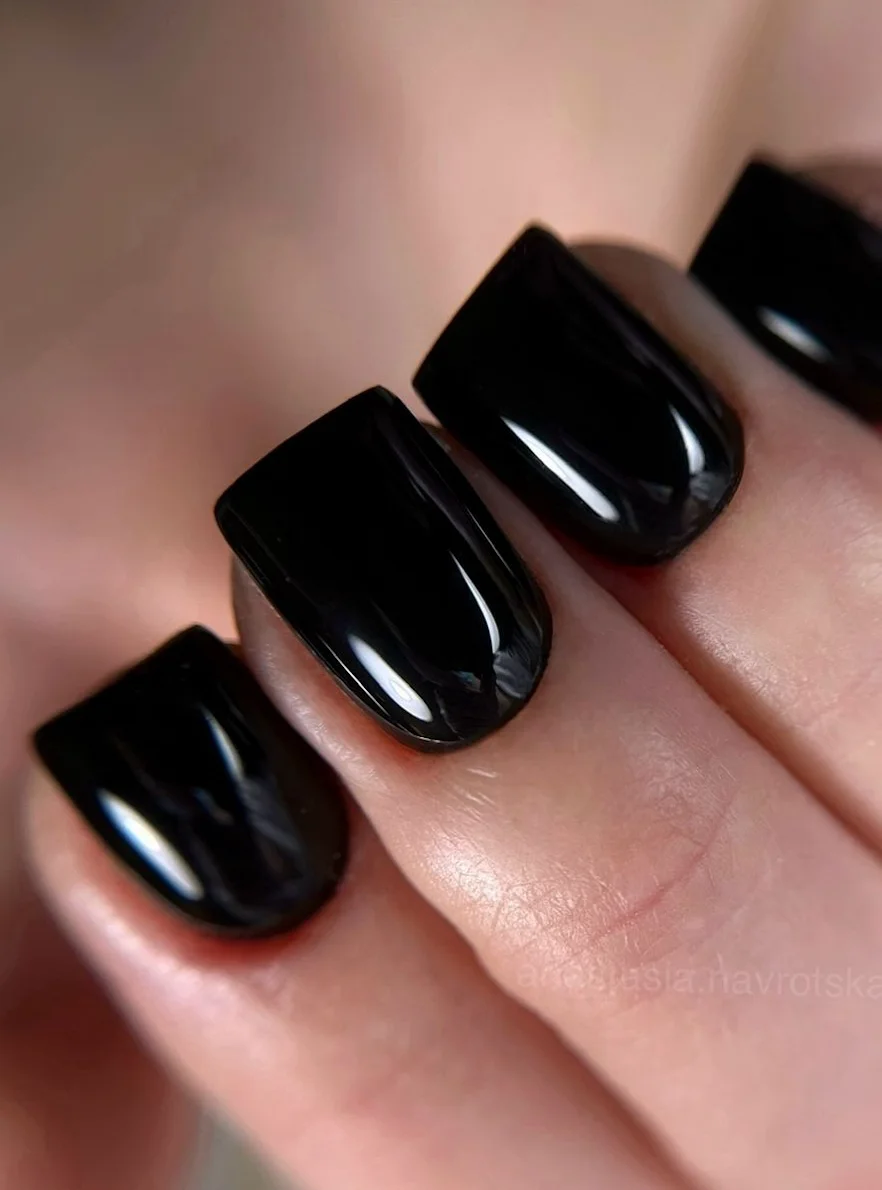 Manikúra v salonu v Libni: klasická, pánská, japonská i s gel lakem