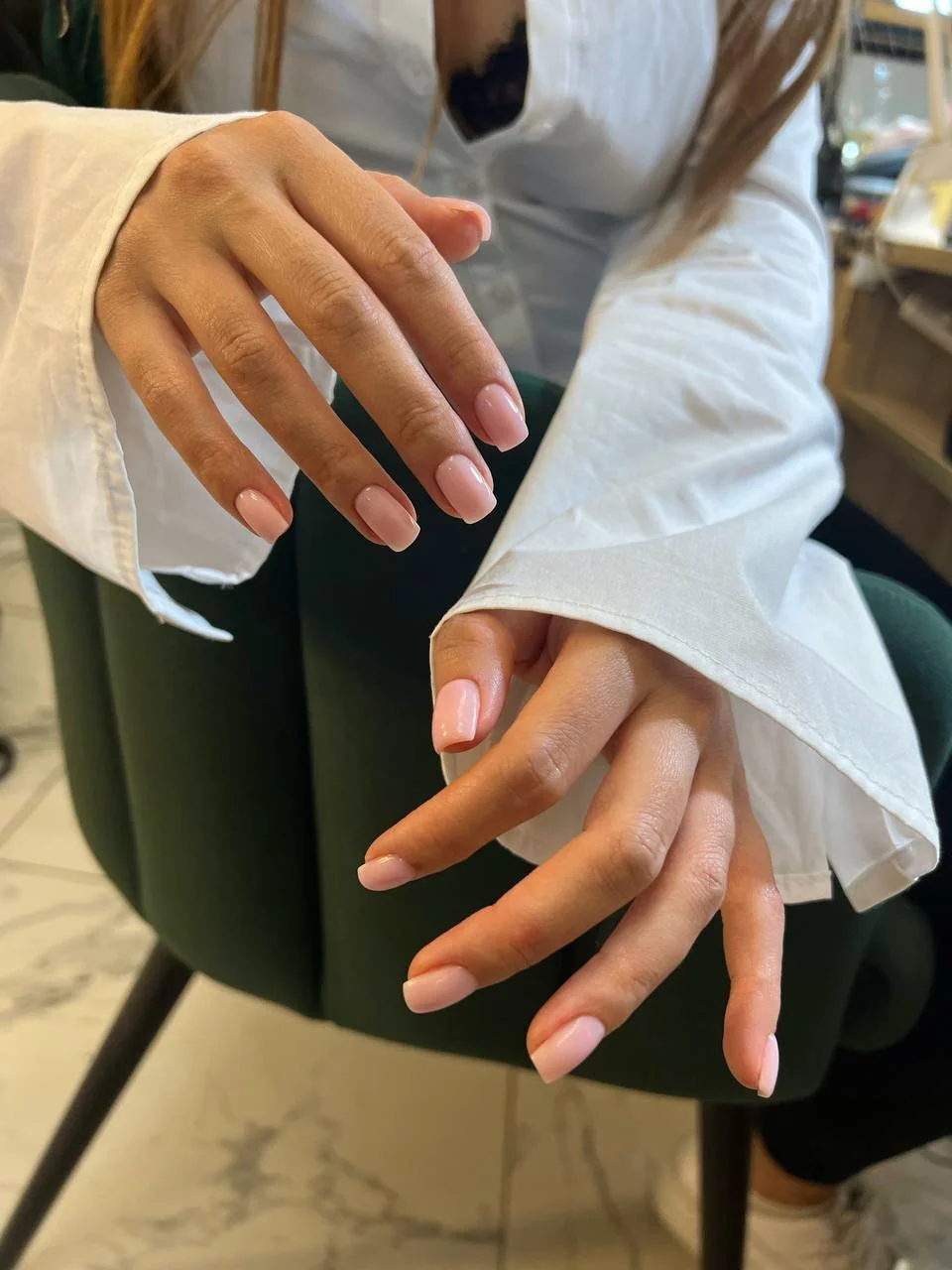 Manikúra v salonu v Libni: klasická, pánská, japonská i s gel lakem