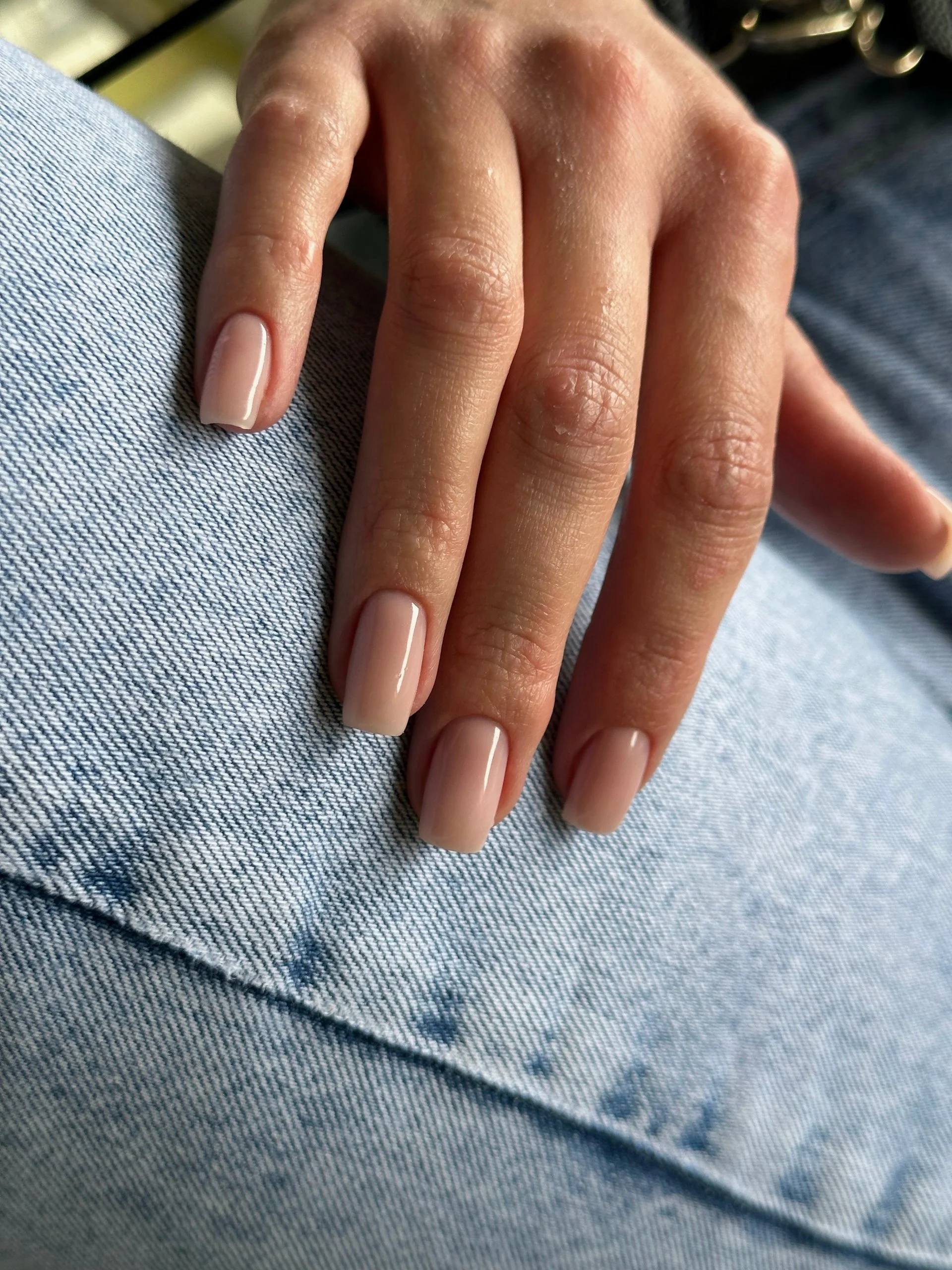 Manikúra v salonu v Libni: klasická, pánská, japonská i s gel lakem