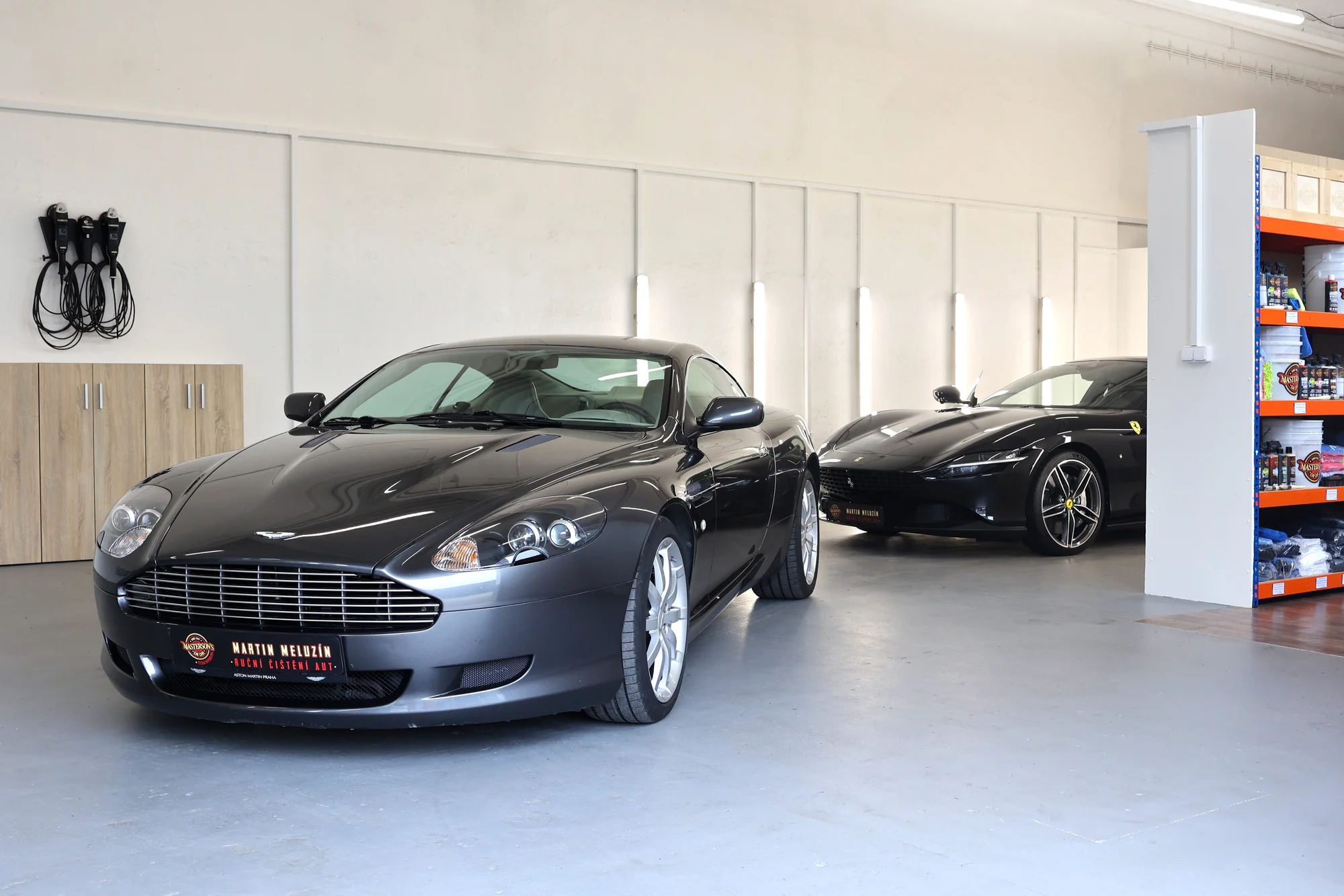 Kompletní a detailní čištění automobilu vč. tepování a voskování: malé, střední i velké vozy