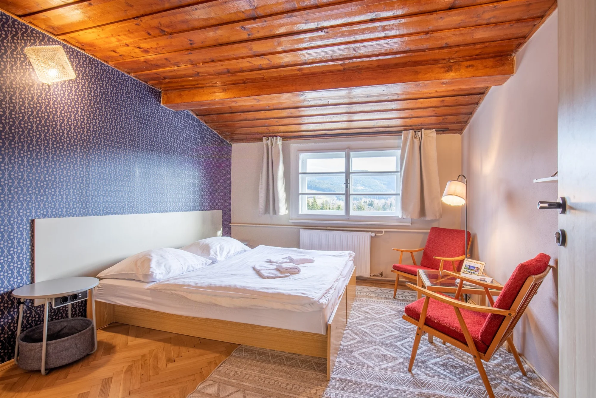 Aktivní dovolená v Orlických horách pro pár i rodinu: retro pokoj, studio či apartmán s kuchyňkou