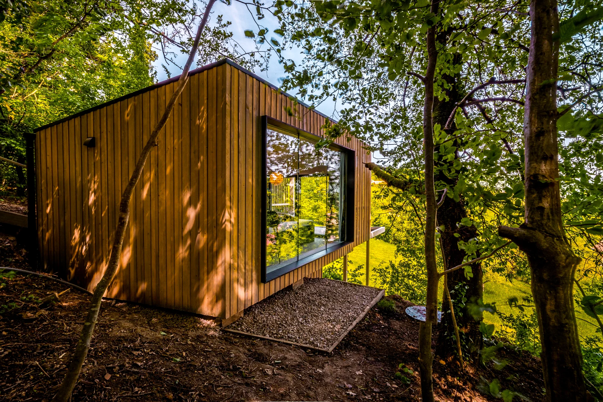 Luxusní designový domek spjatý s přírodou, varianta s boxem plným dobrot