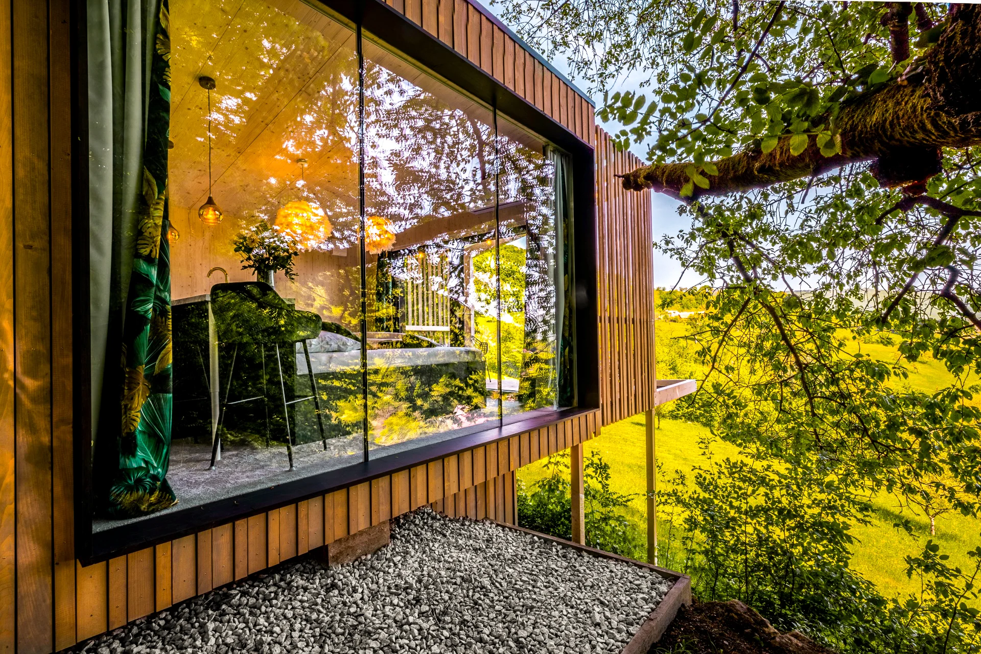 Luxusní designový domek spjatý s přírodou, varianta s boxem plným dobrot