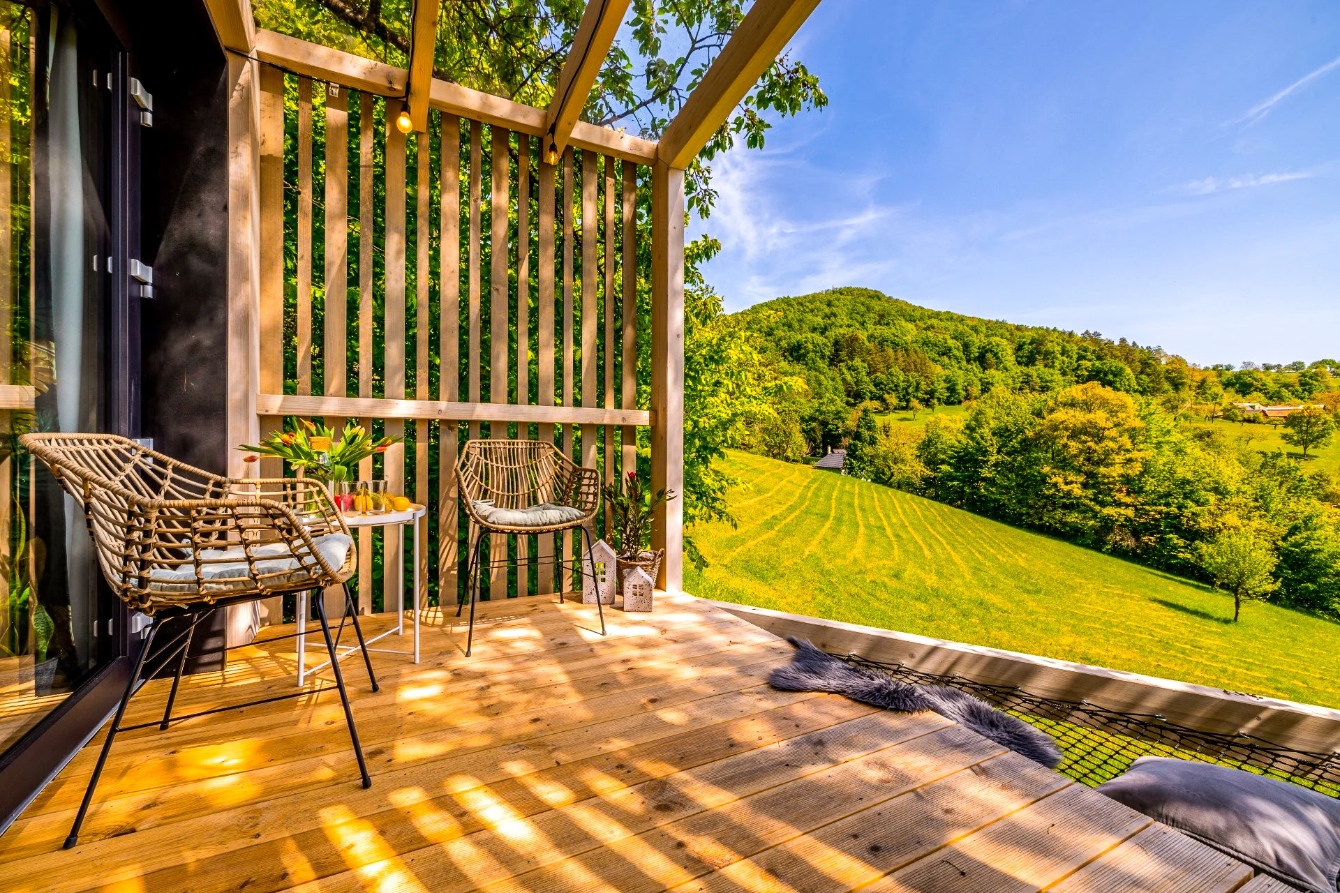 Luxusní designový domek spjatý s přírodou, varianta s boxem plným dobrot