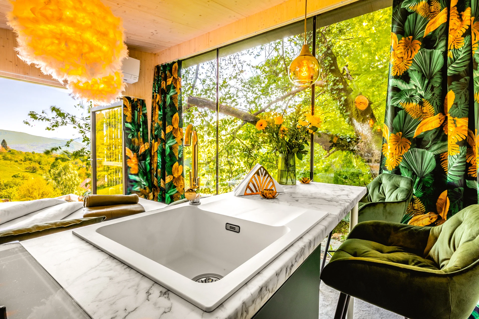 Luxusní designový domek spjatý s přírodou, varianta s boxem plným dobrot