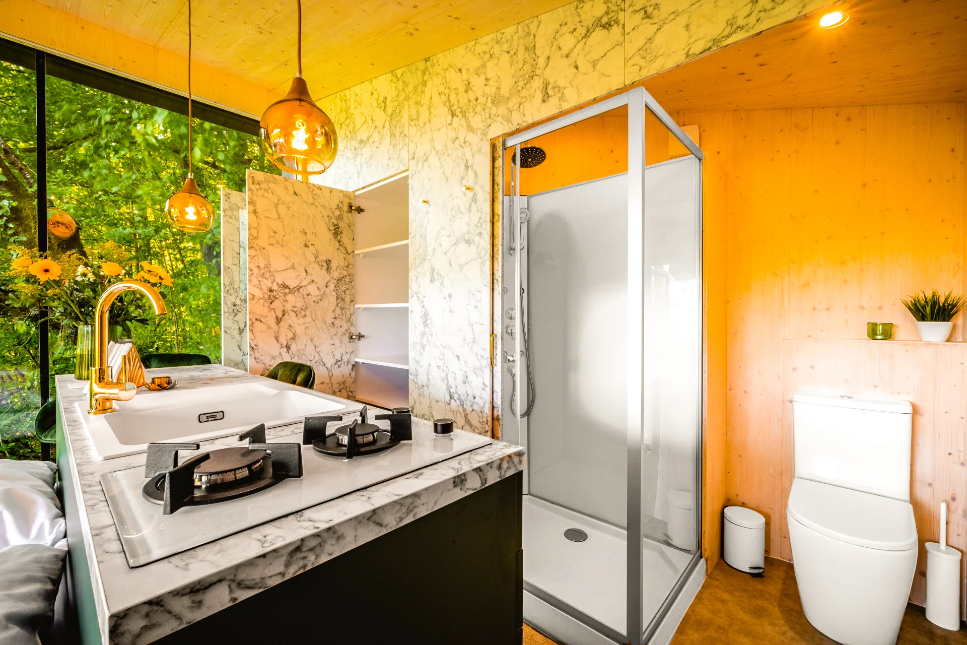 Luxusní designový domek spjatý s přírodou, varianta s boxem plným dobrot