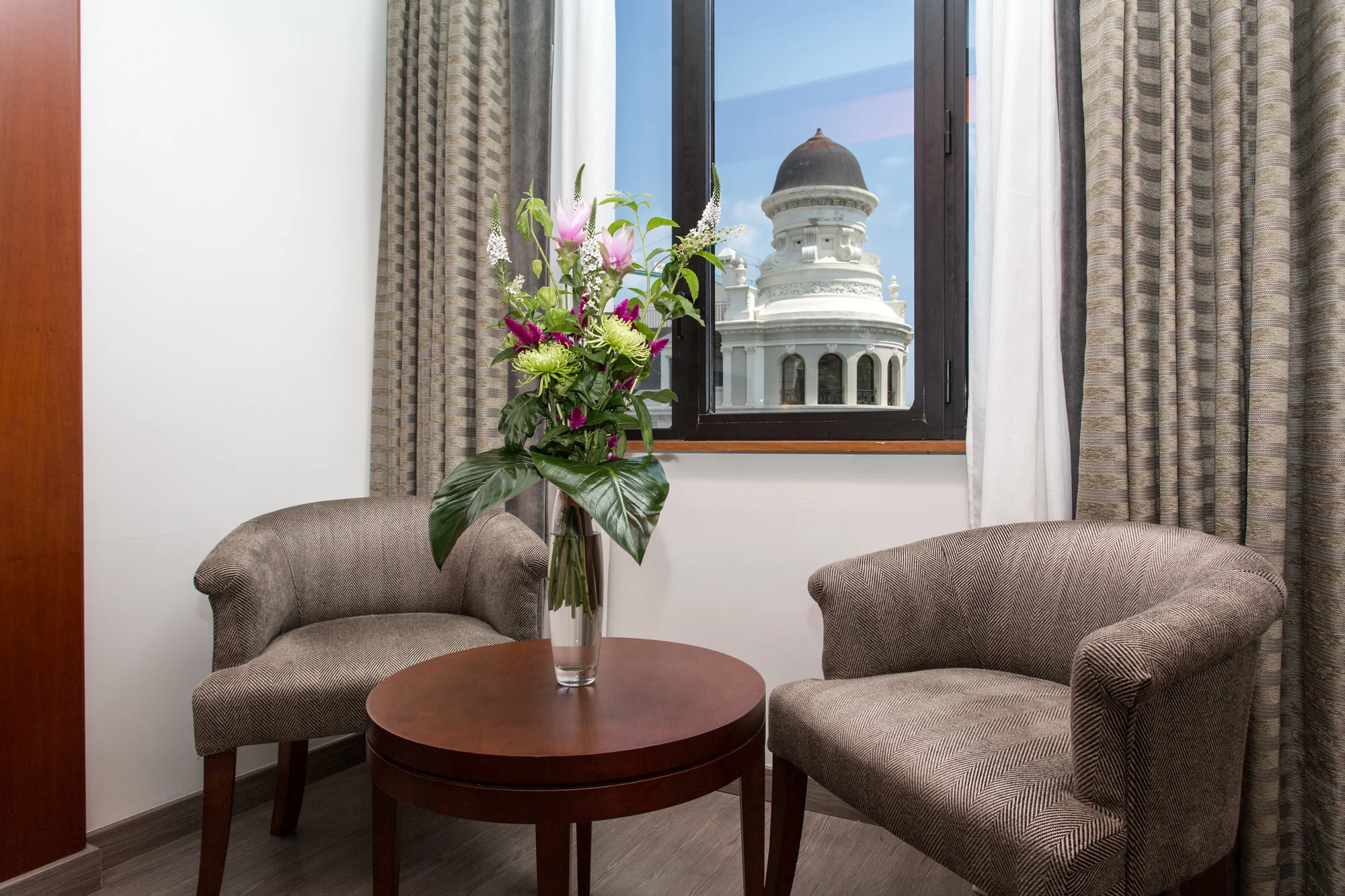 Dovolená v Barceloně: 4* hotel s bohatou snídaní a saunou, 2 km od Sagrada Família