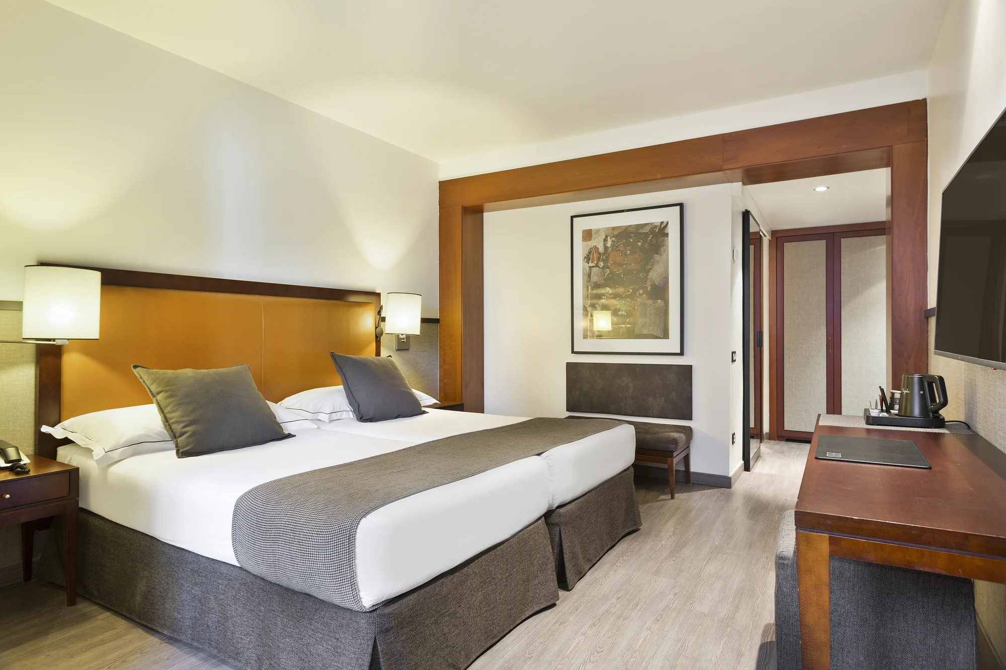 Dovolená v Barceloně: 4* hotel s bohatou snídaní a saunou, 2 km od Sagrada Família