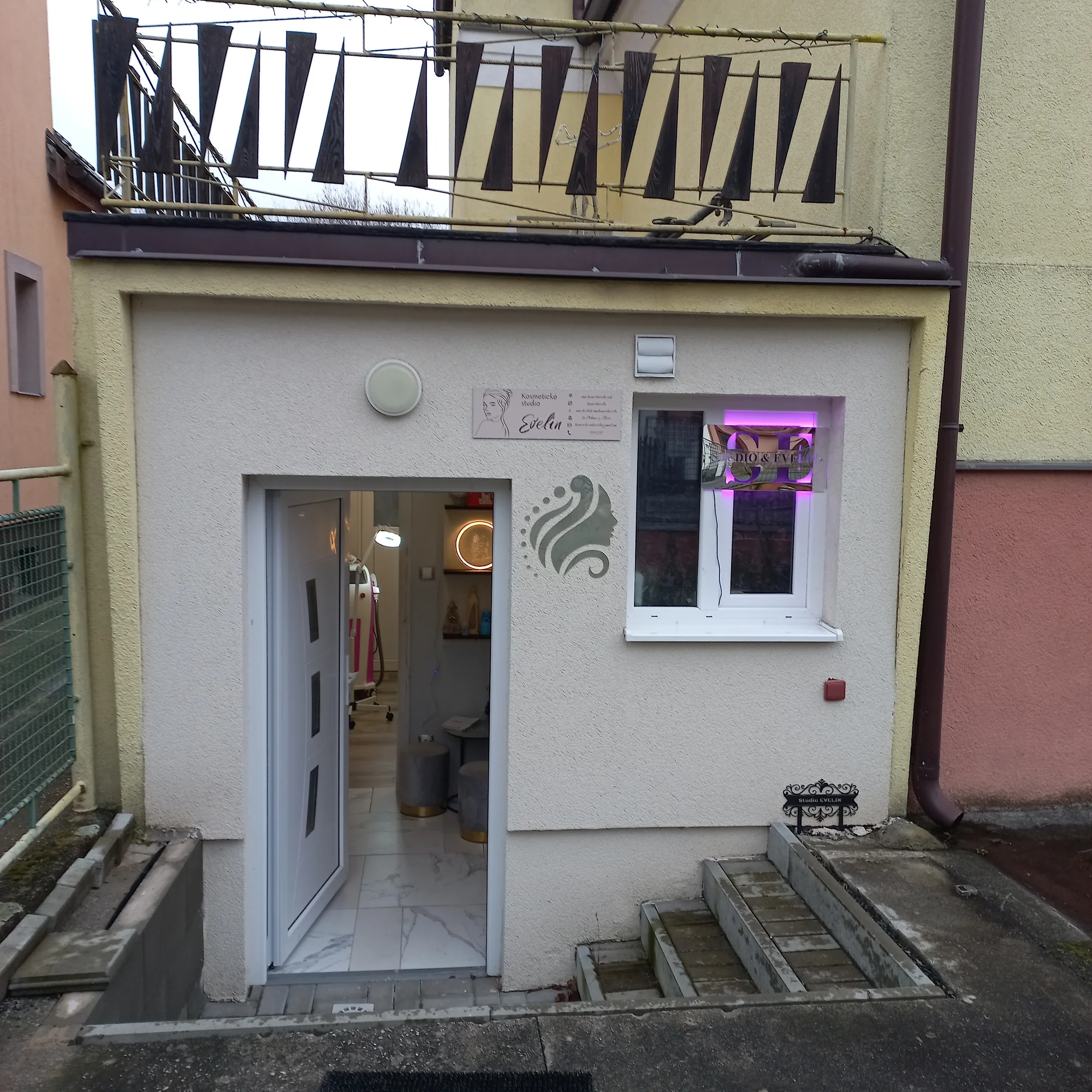 Hloubková péče: Karboxyterapie, mikrojehličkování či celotělový zábal