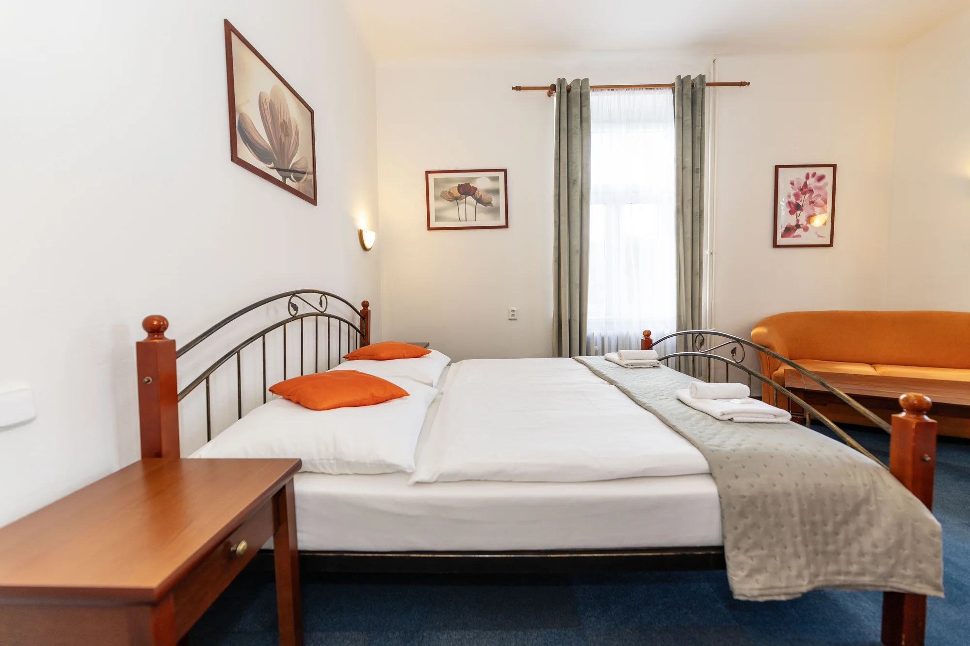 Pohodový pobyt v Českém Krasu: hotel v blízkosti Karlštejna, snídaně nebo polopenze