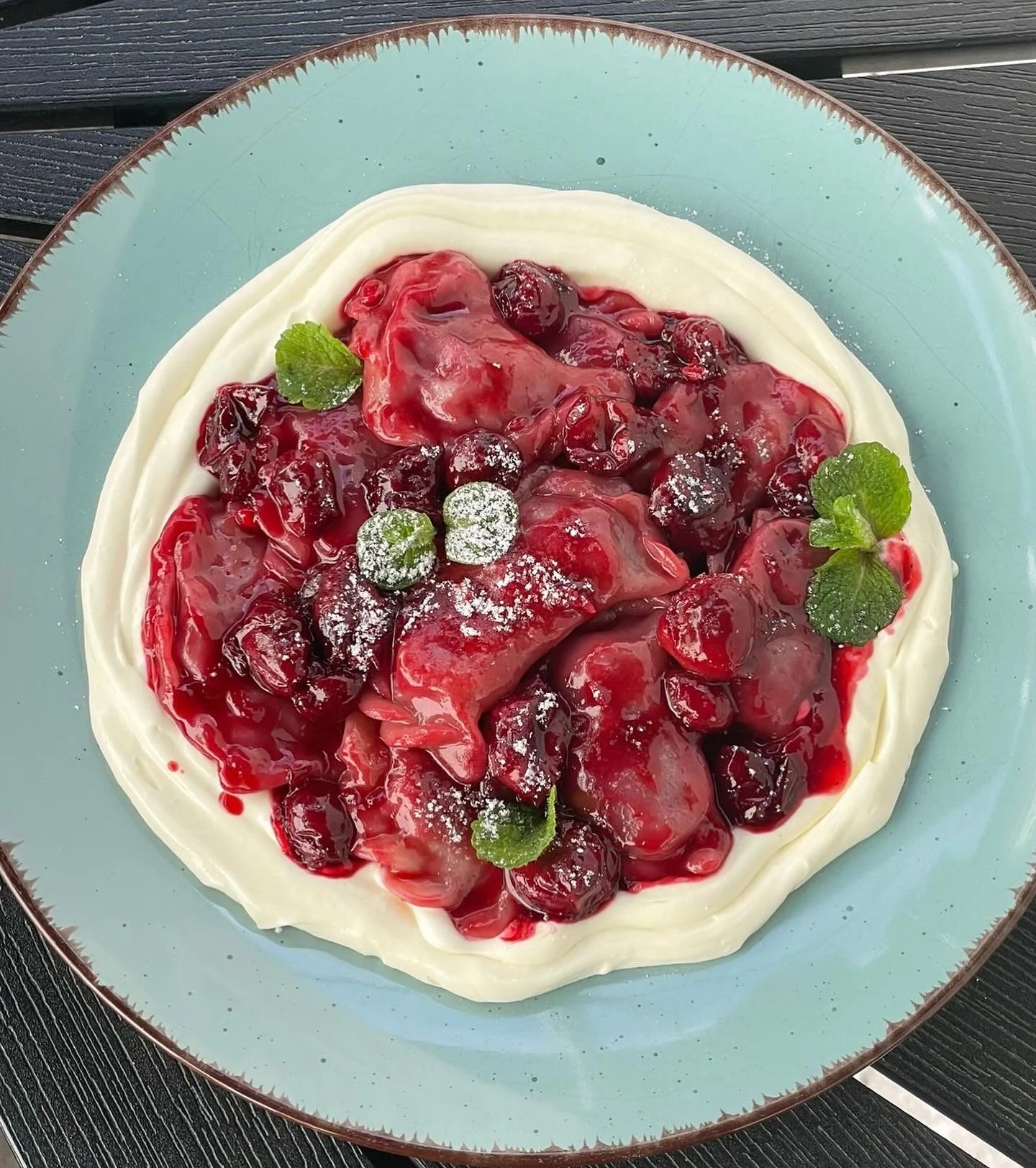 3chod. menu pro 1 či 2 osoby: boršč, bramboráčky v hrnečku i hruška Belle Hélène