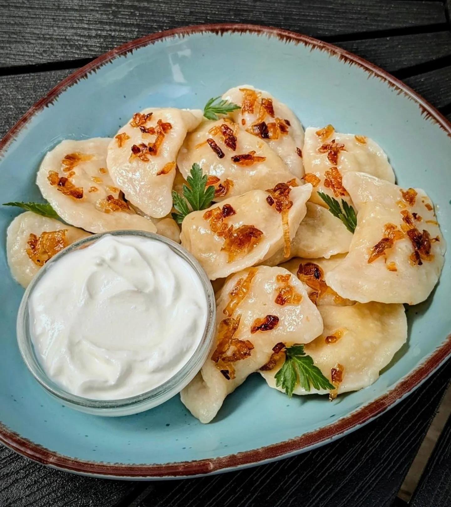 3chod. menu pro 1 či 2 osoby: boršč, bramboráčky v hrnečku i hruška Belle Hélène