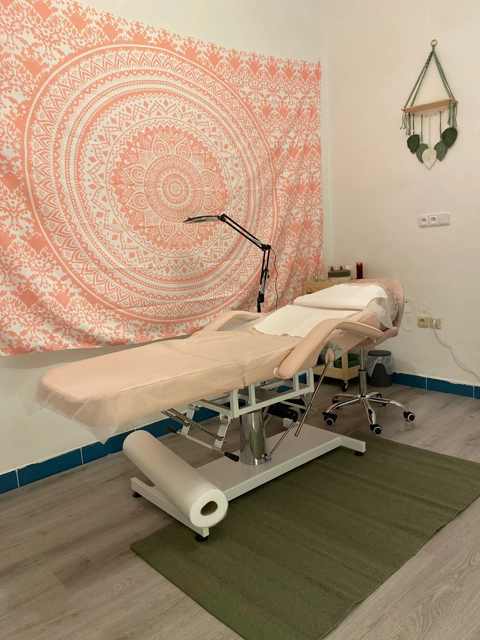 Depilace voskem či cukrovou pastou: obličej, podpaží, záda, nohy, ruce či intimní partie