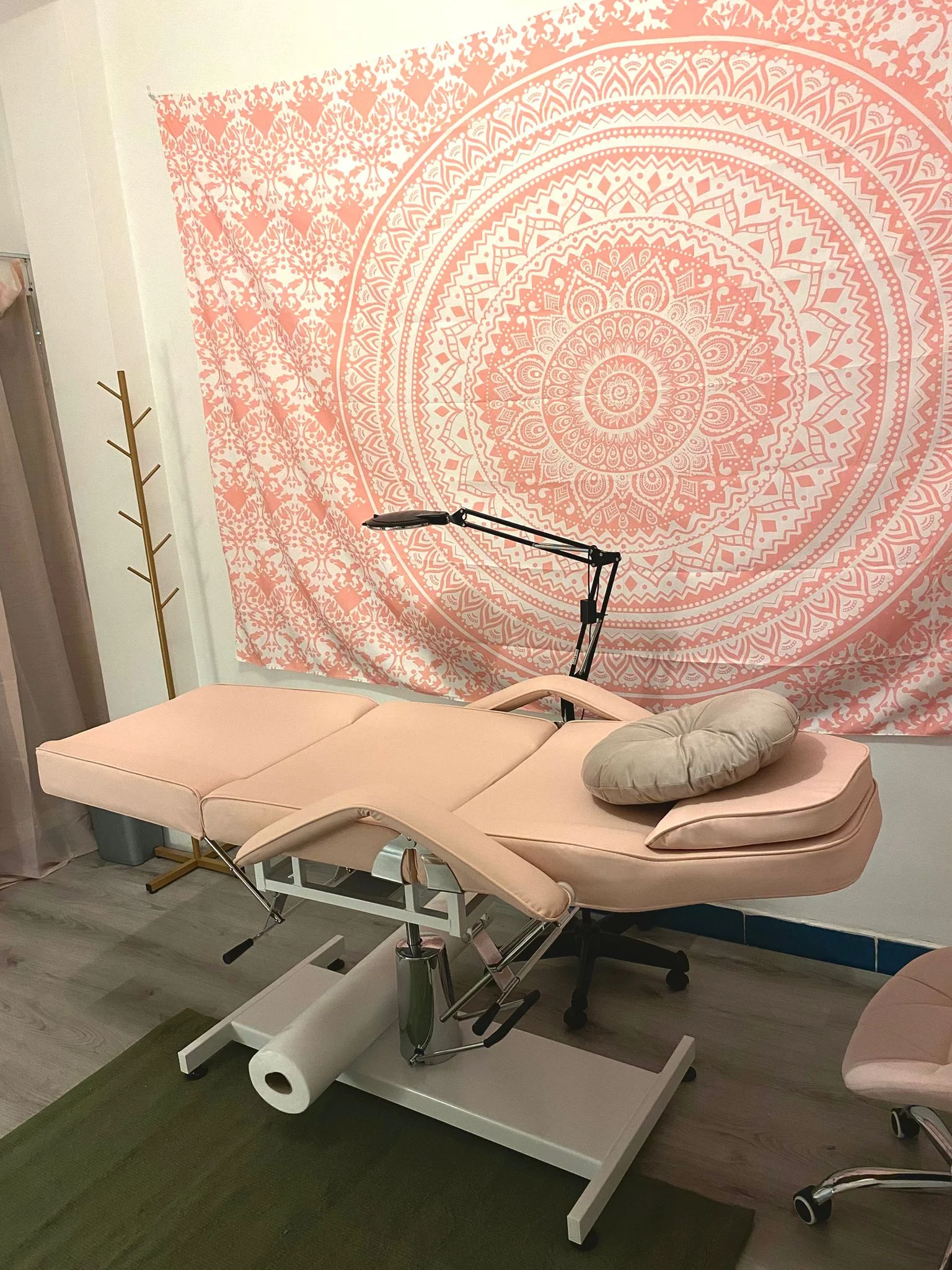 Depilace voskem či cukrovou pastou: obličej, podpaží, záda, nohy, ruce či intimní partie