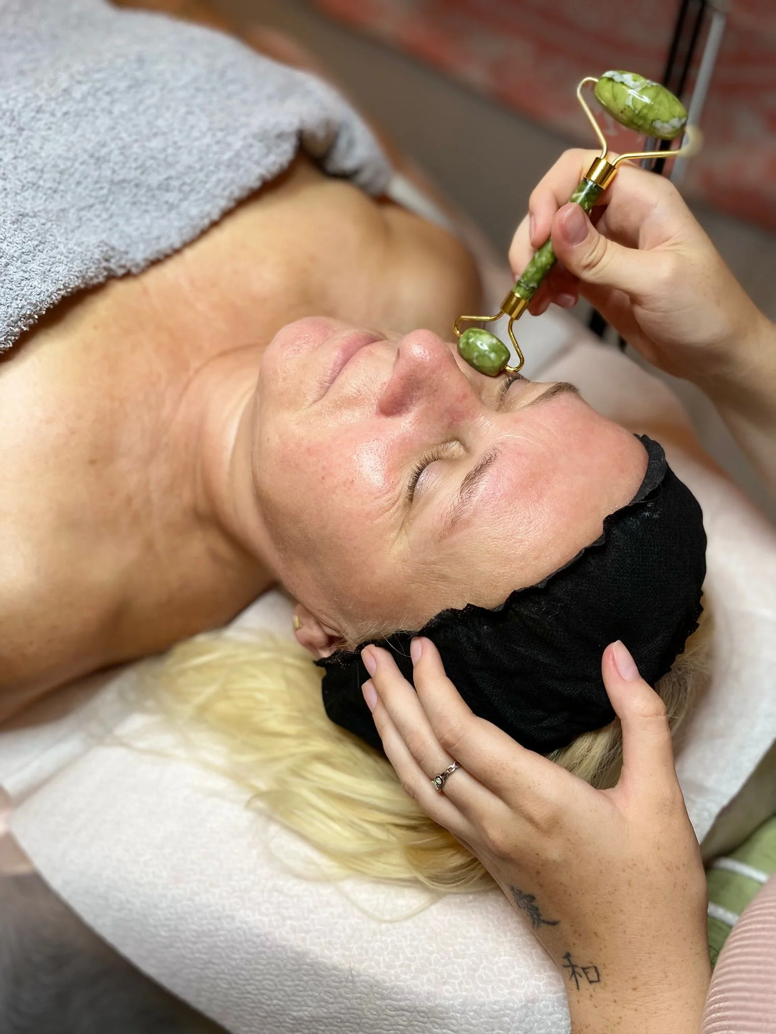 Rozmazlete sebe i svou pleť: hydratační či anti-age ošetření, lifting řas nebo laminace obočí