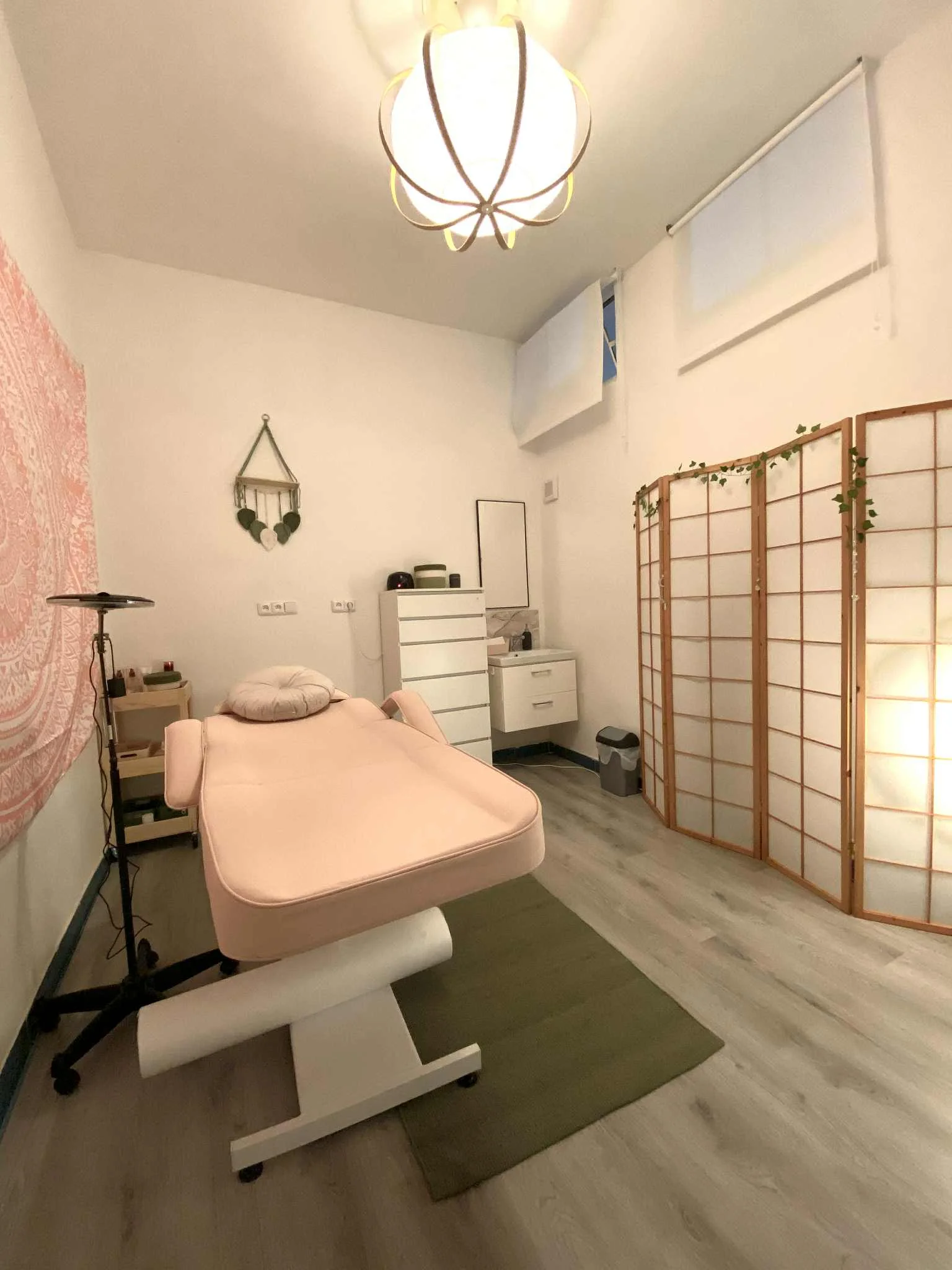 Rozmazlete sebe i svou pleť: hydratační či anti-age ošetření, lifting řas nebo laminace obočí