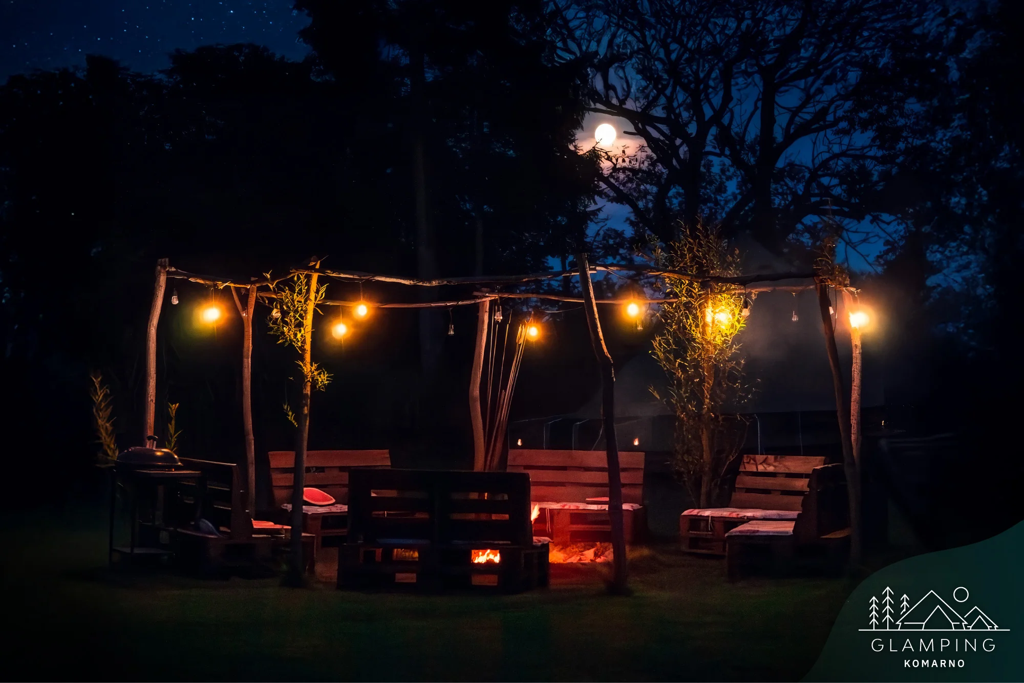 Glamping v polských Krkonoších: stanové městečko nedaleko Jelení Hory, výlety do přírody